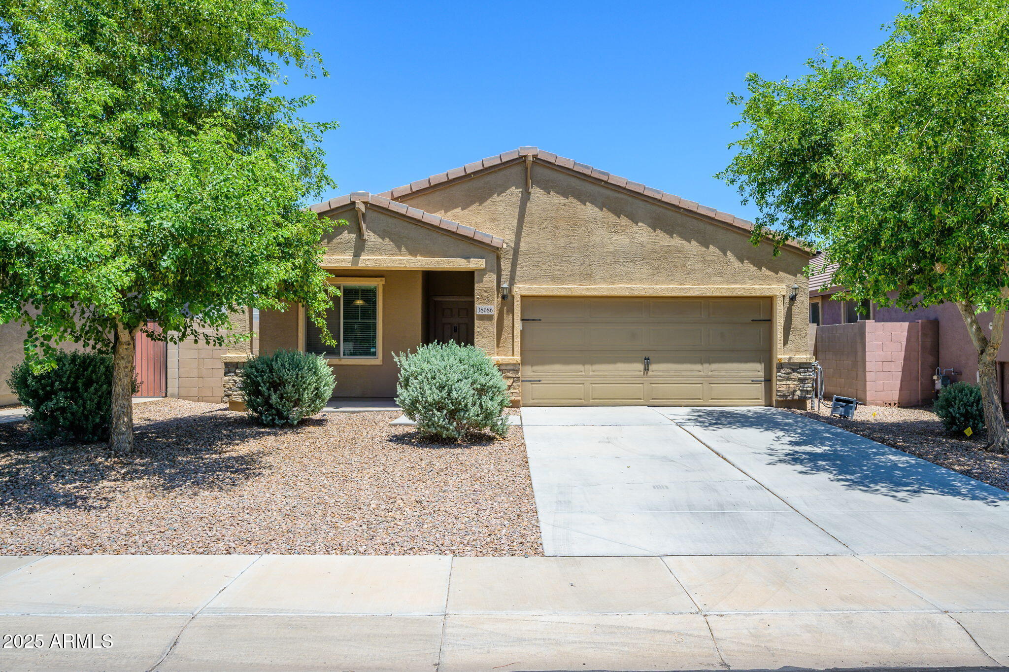 Photo of Listing #6856010