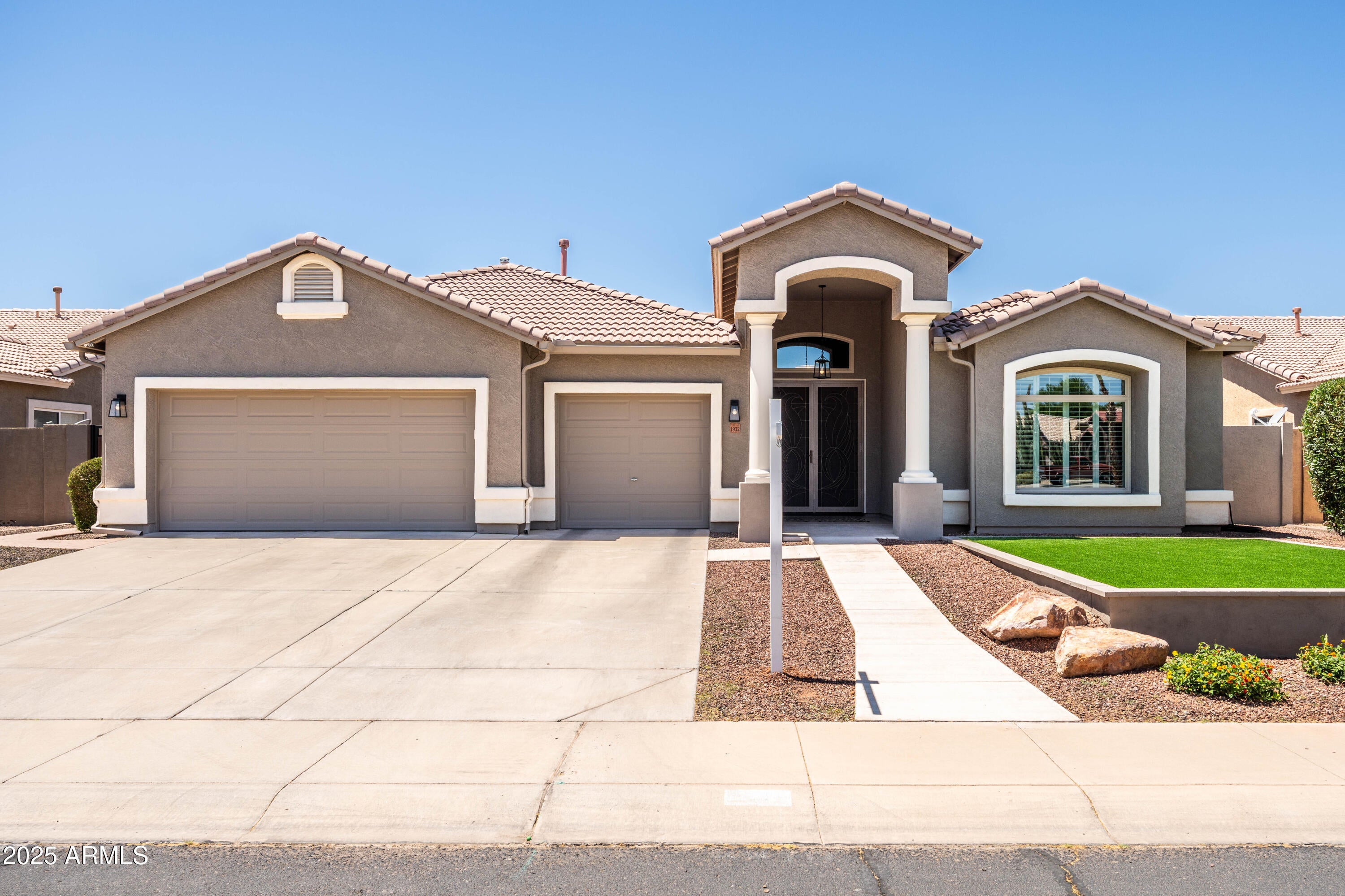 Photo of Listing #6855561