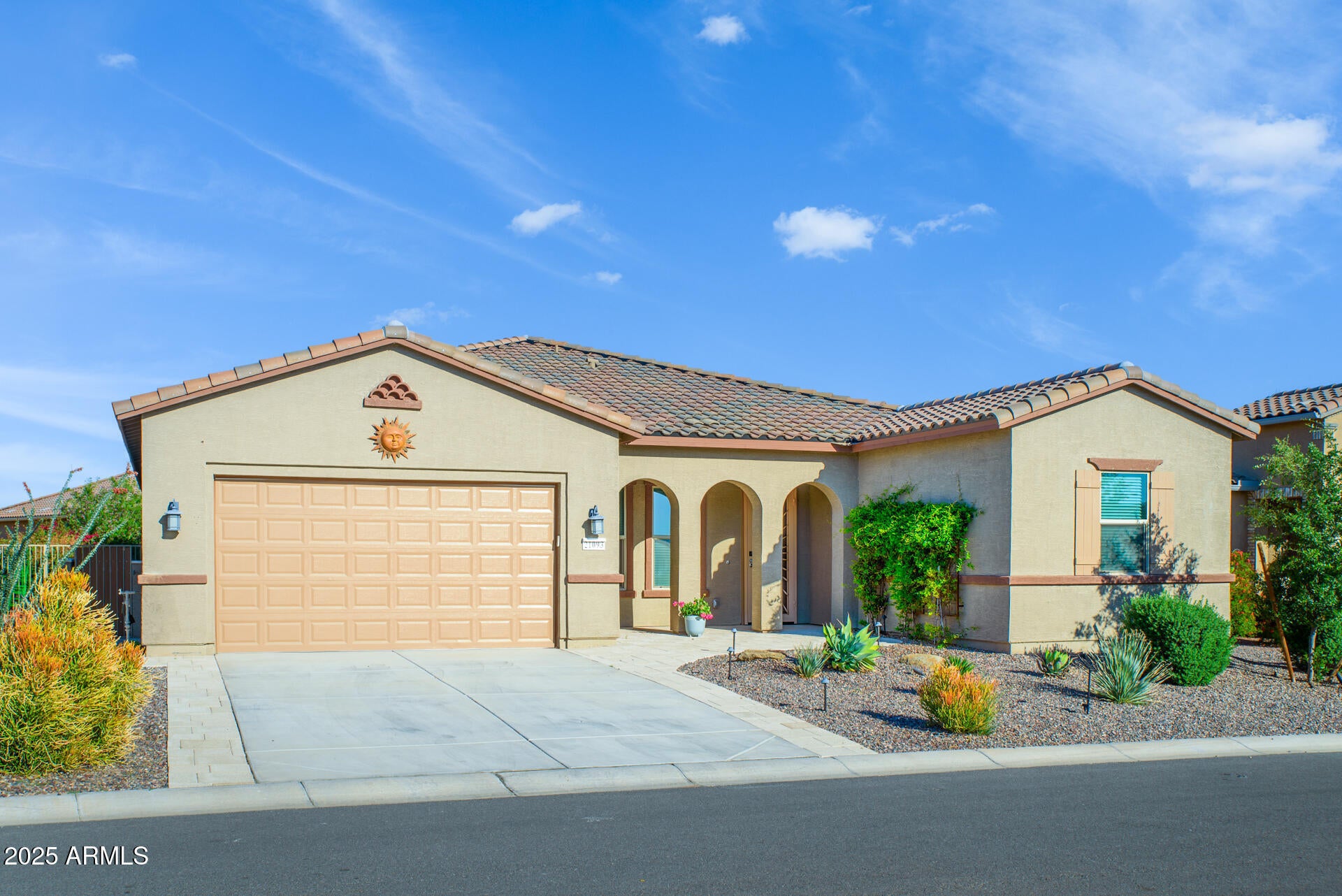 Photo of Listing #6856309
