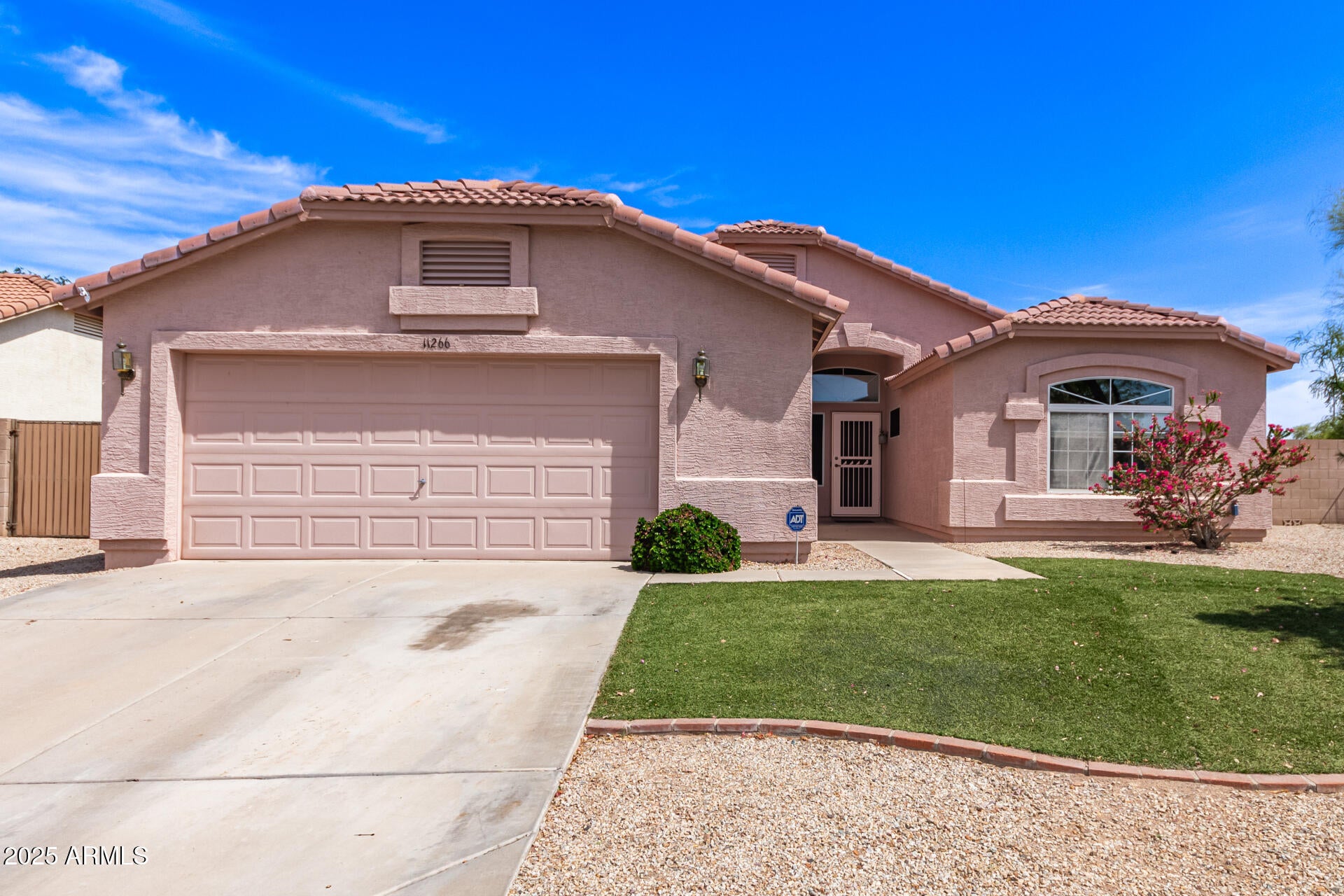 Photo of Listing #6859152