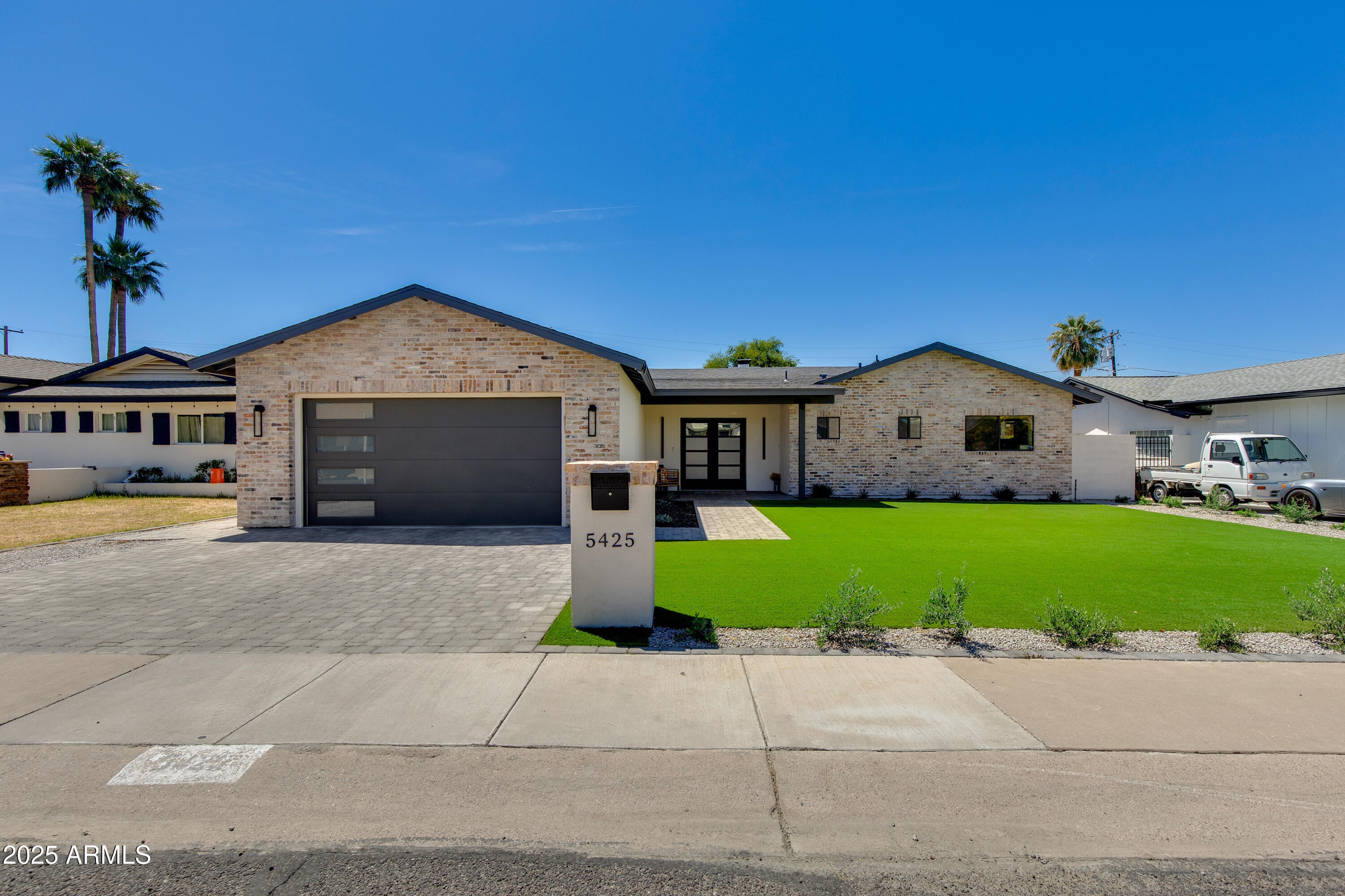 Photo of Listing #6859300
