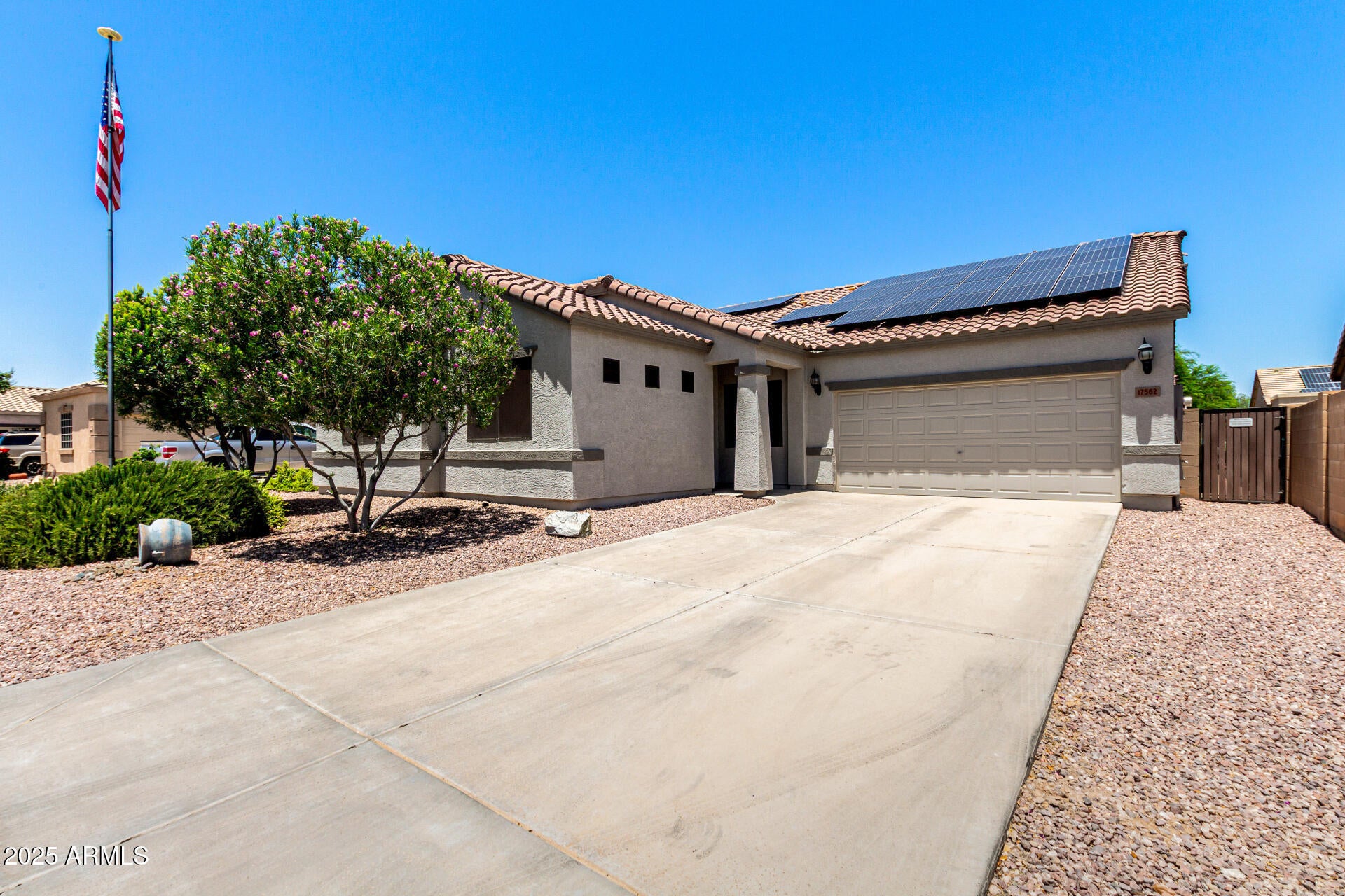 Photo of Listing #6885193