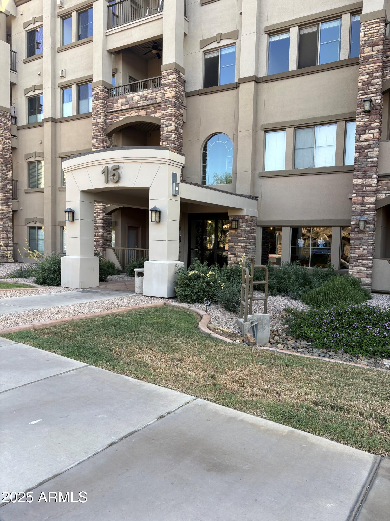 Photo of Listing #6865898