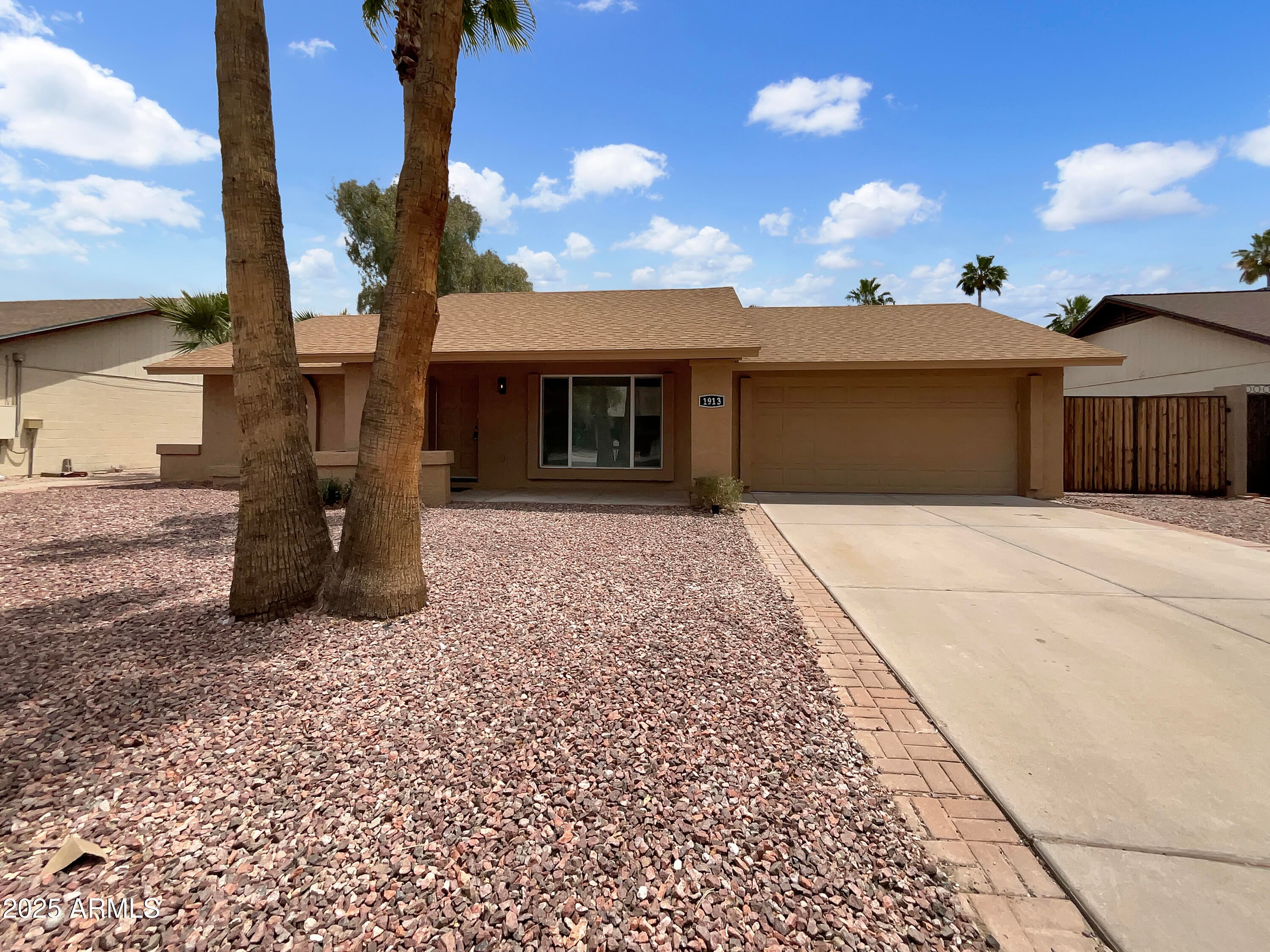 Photo of Listing #6863259