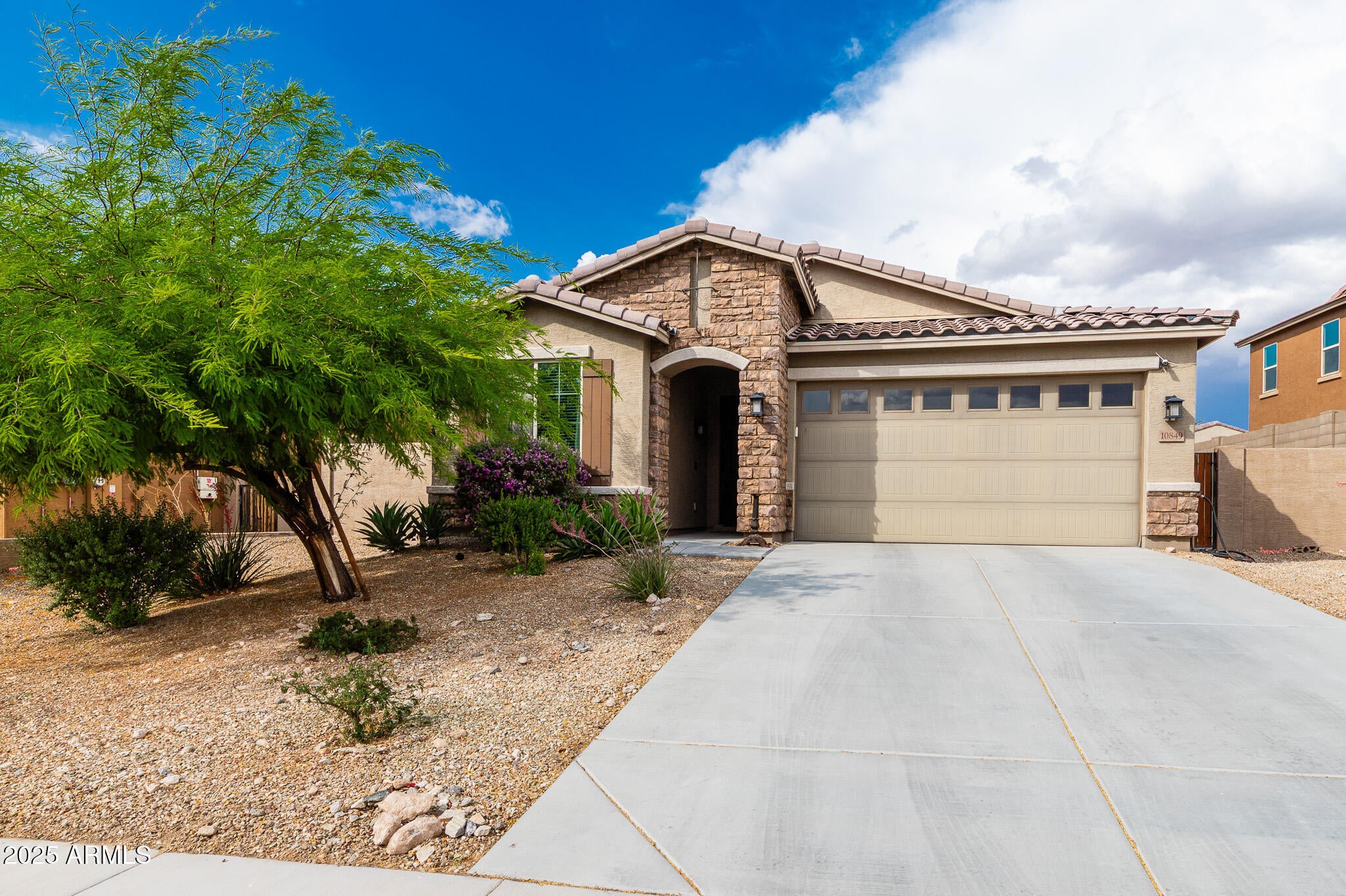 Photo of Listing #6864306