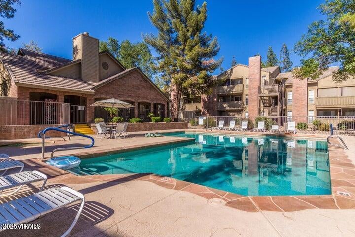 Photo of Listing #6869051
