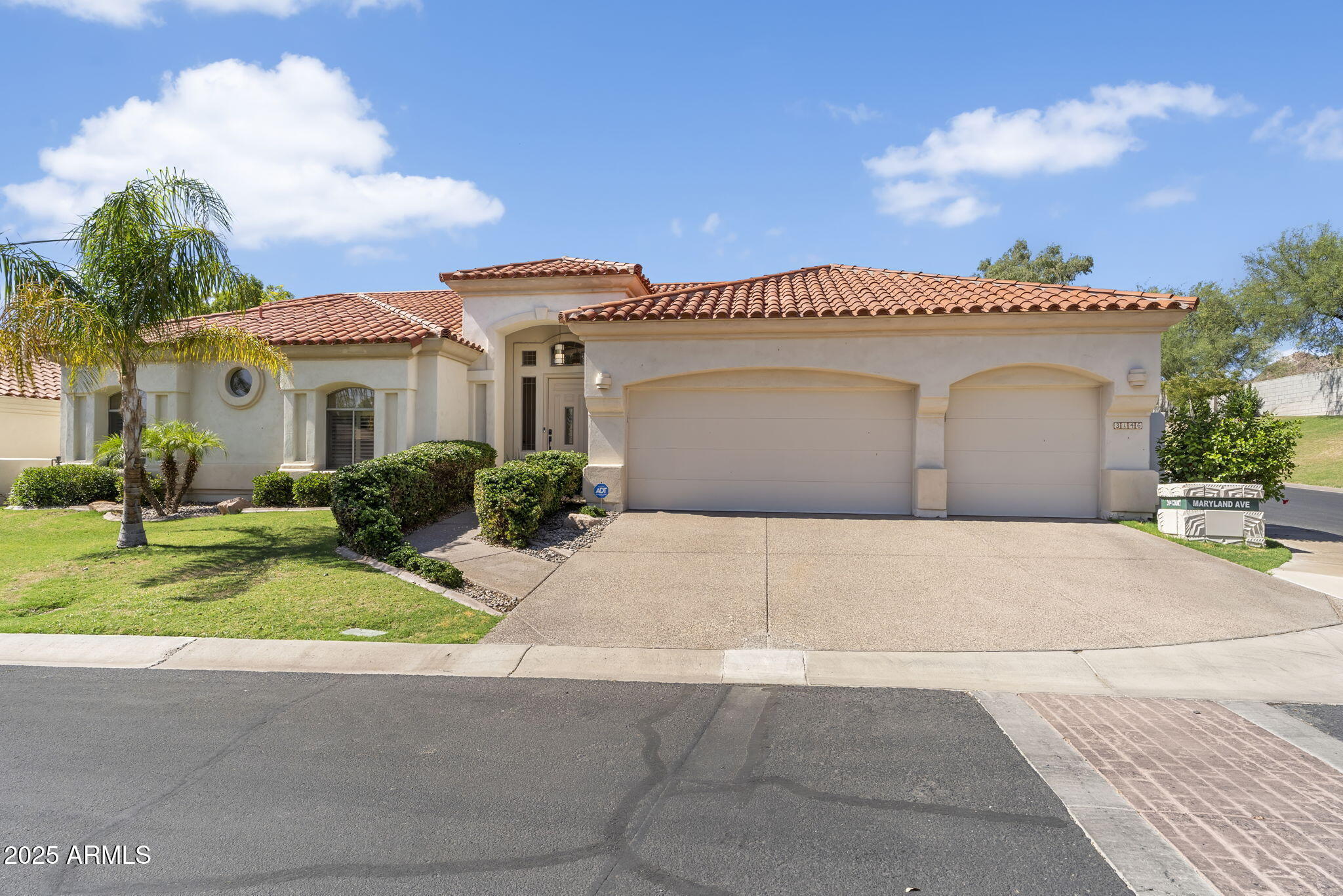 Photo of Listing #6885117