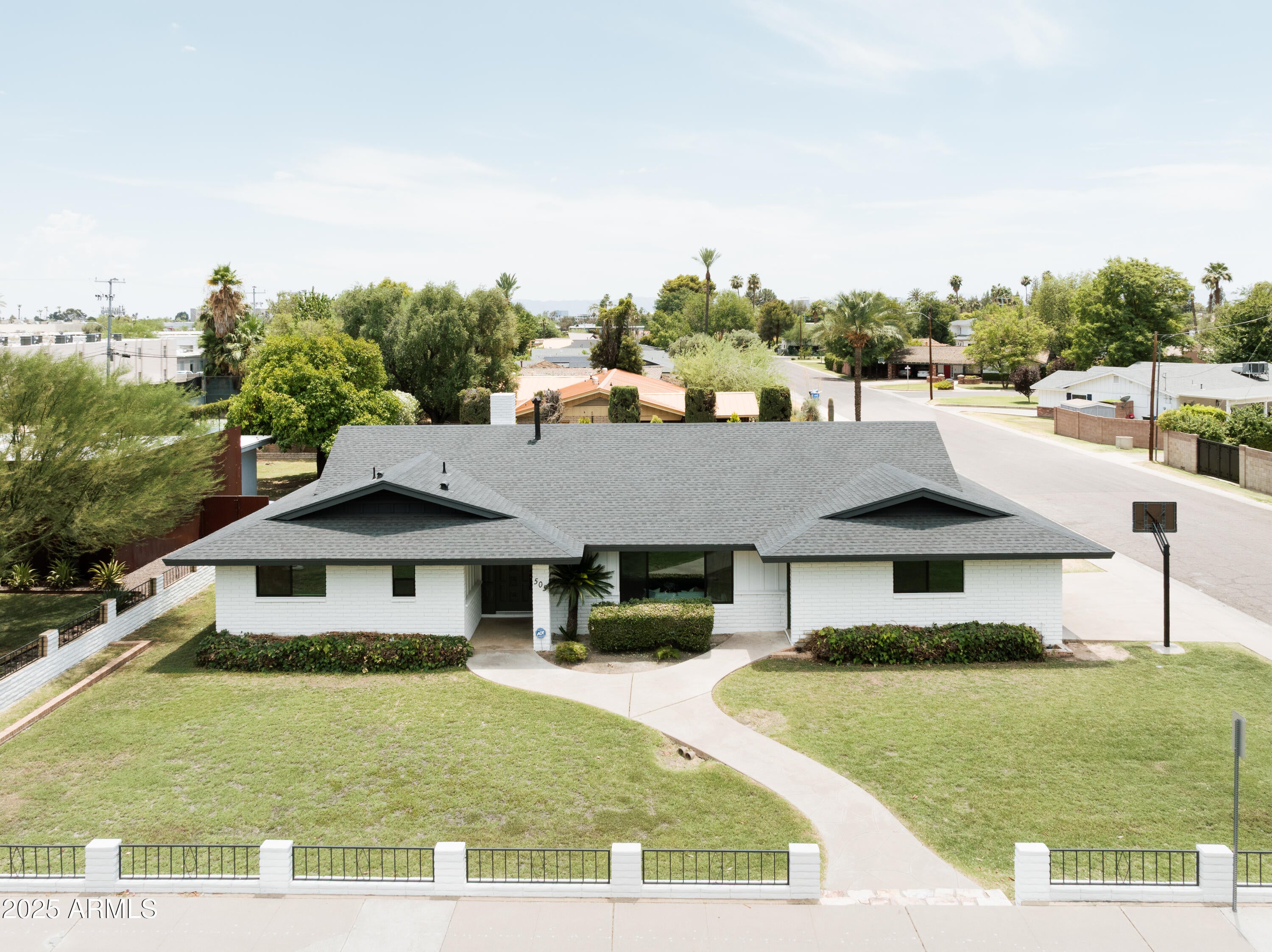 Photo of Listing #6890040