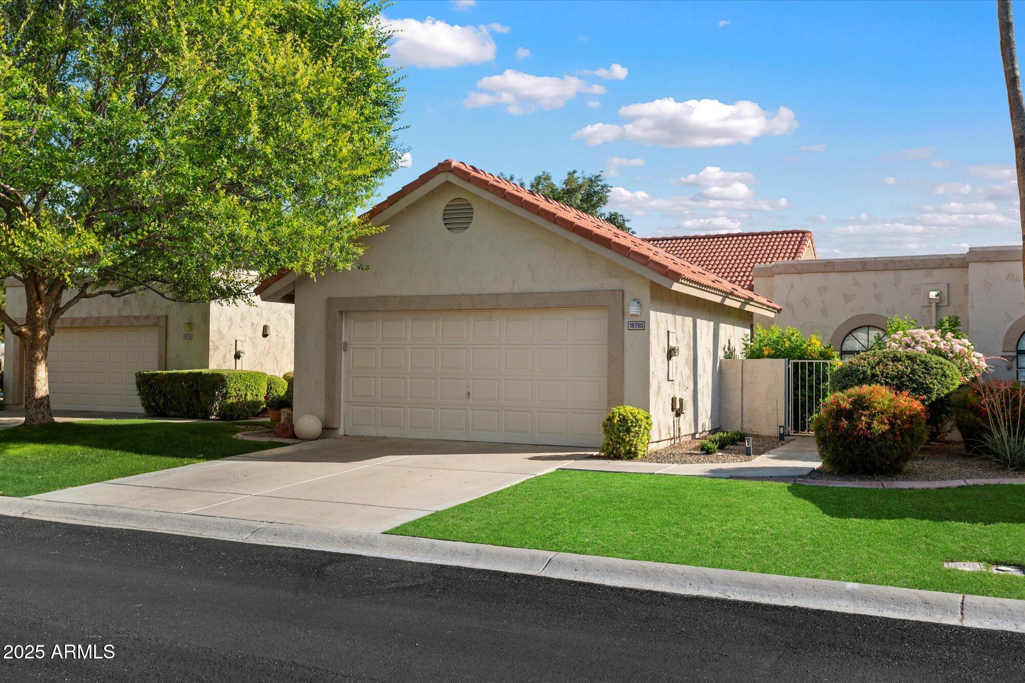Photo of Listing #6880196