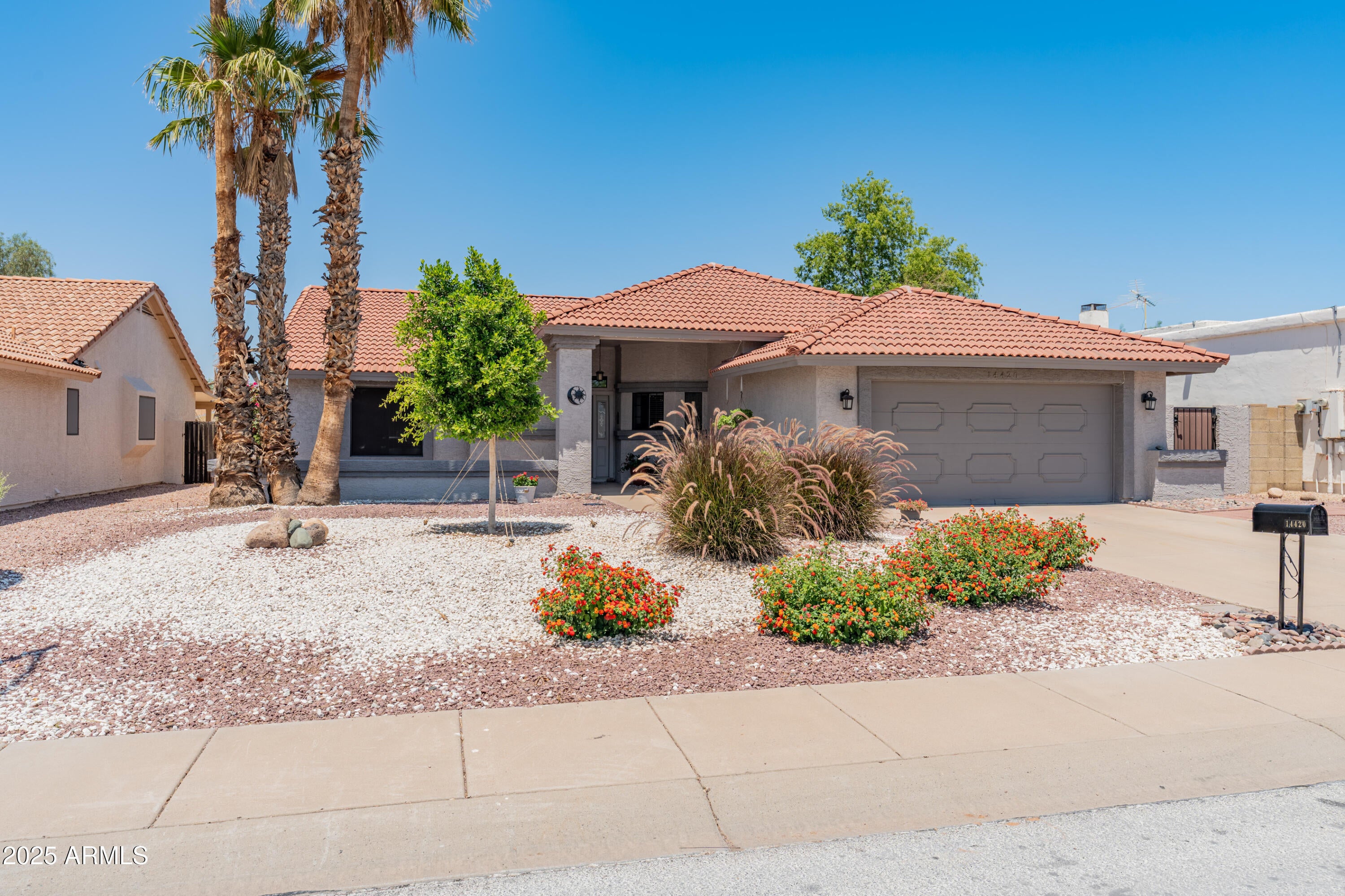 Photo of Listing #6879197