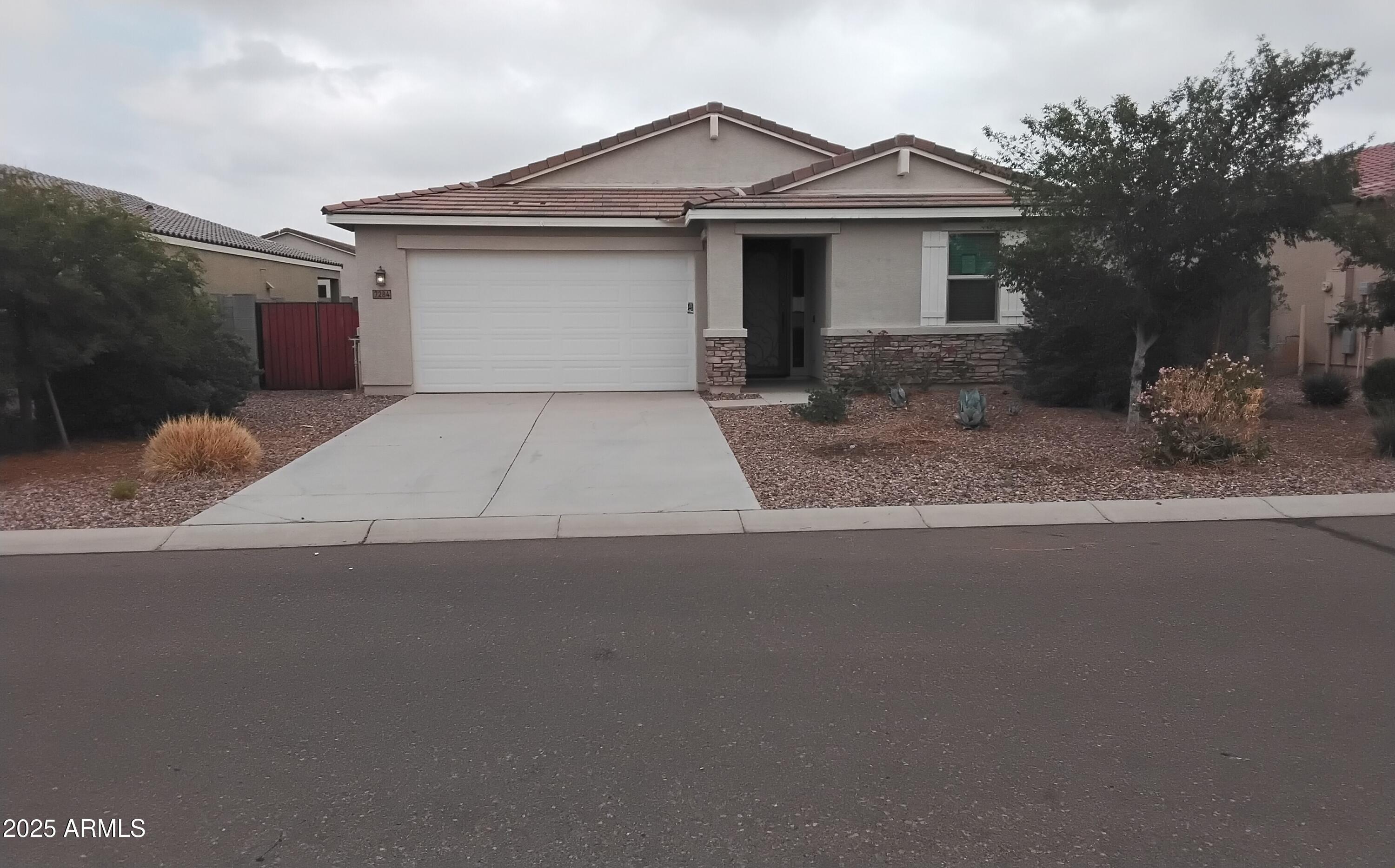 Photo of Listing #6878954