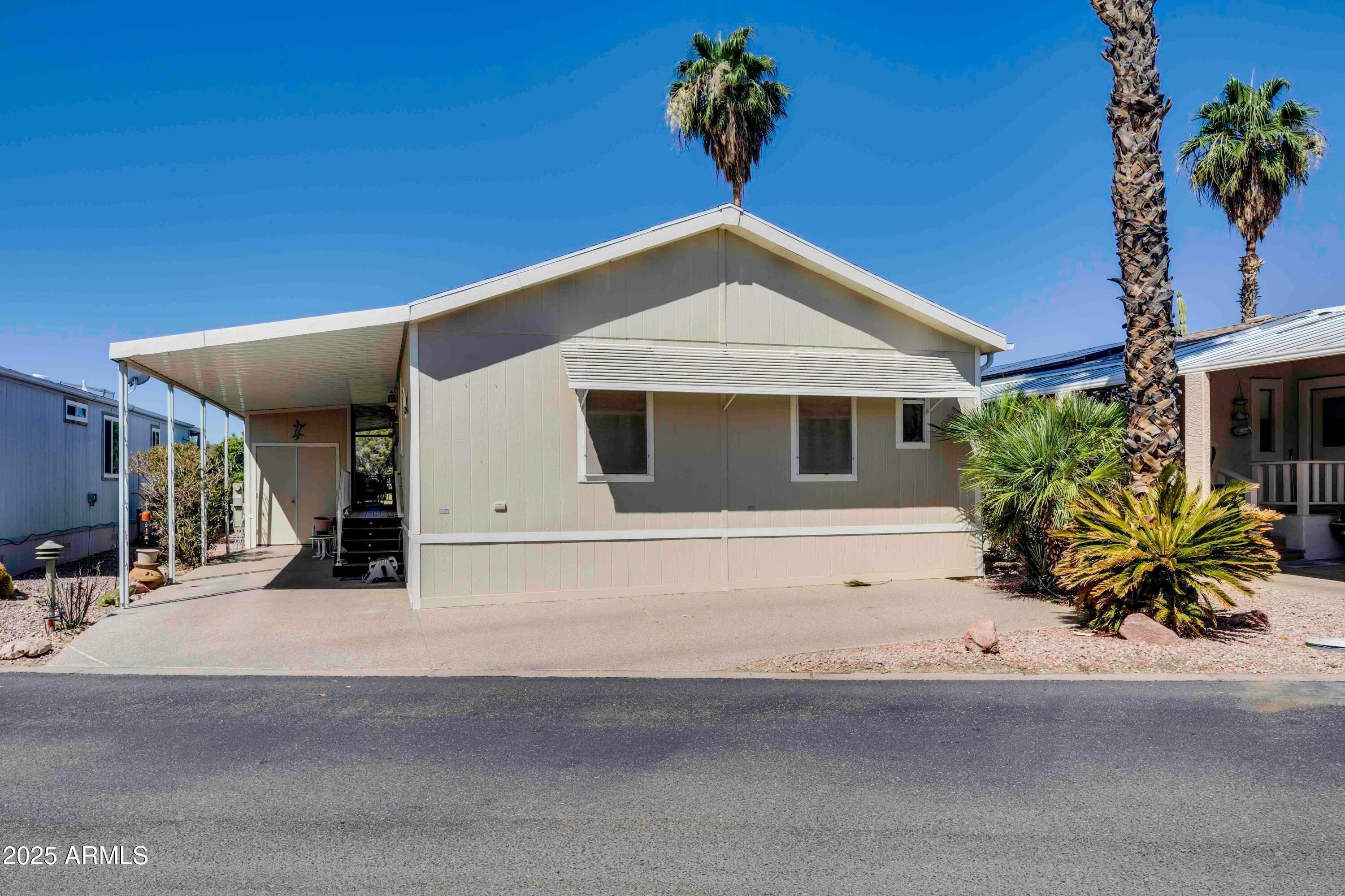 Photo of Listing #6880909
