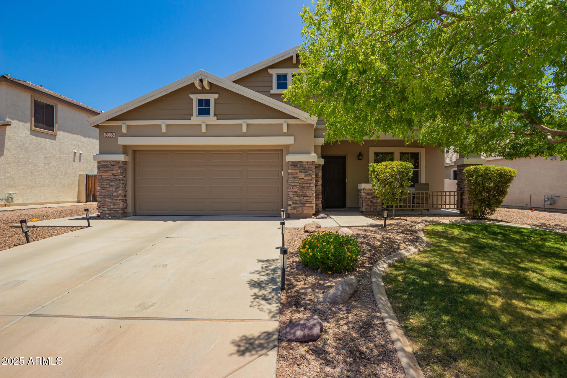 Photo of Listing #6895091