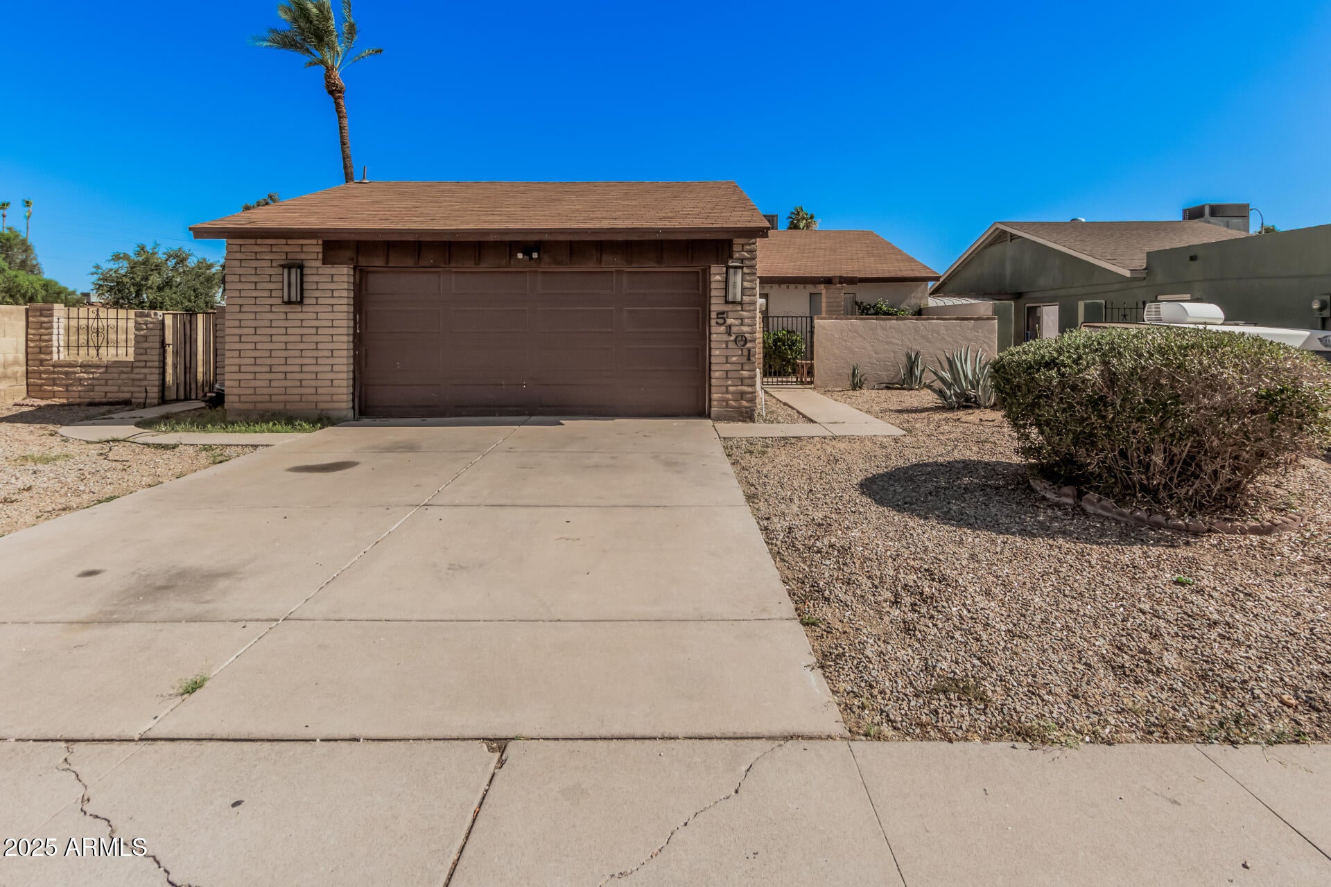 Photo of Listing #6884012