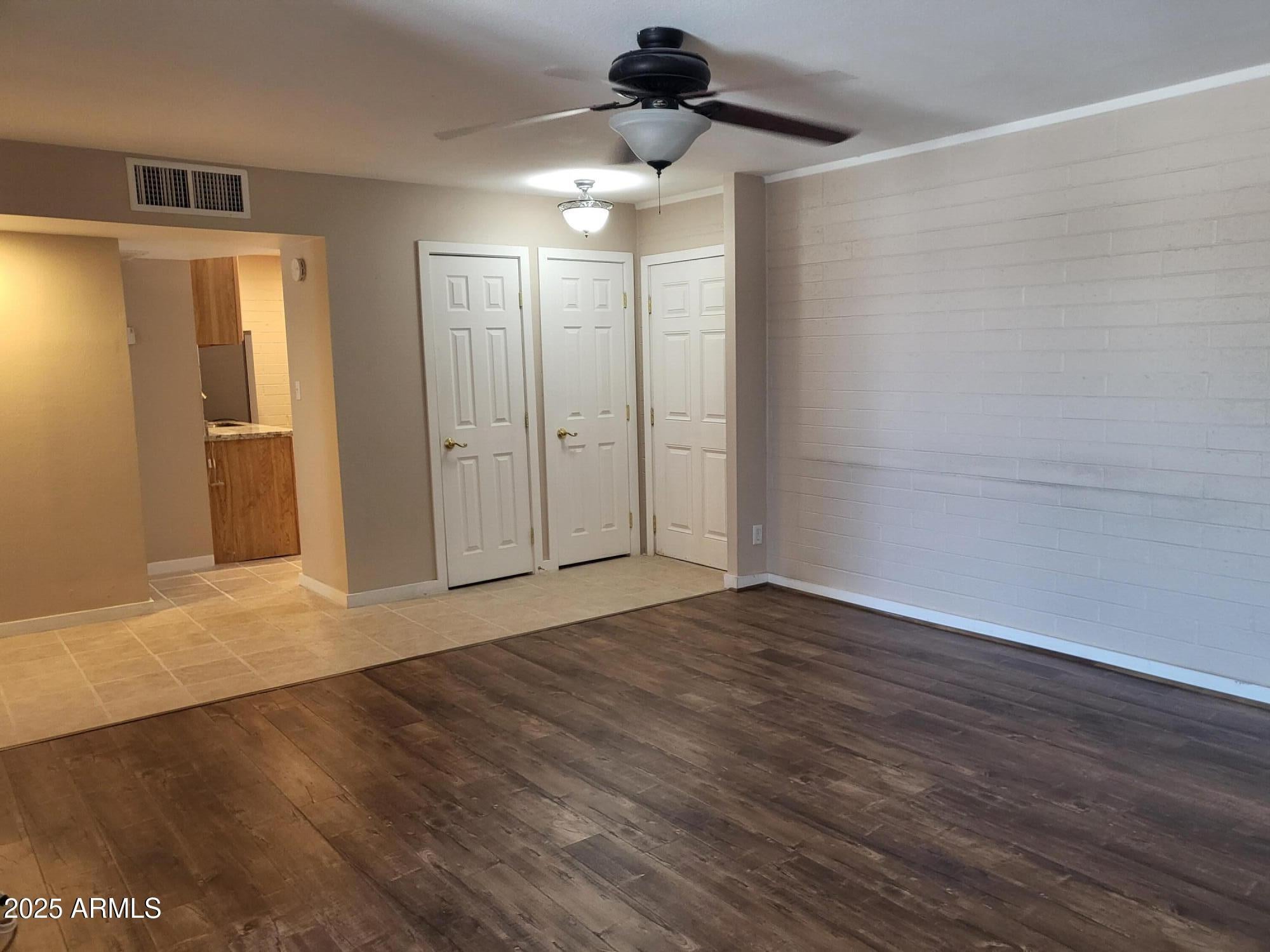 Photo of Listing #6884937