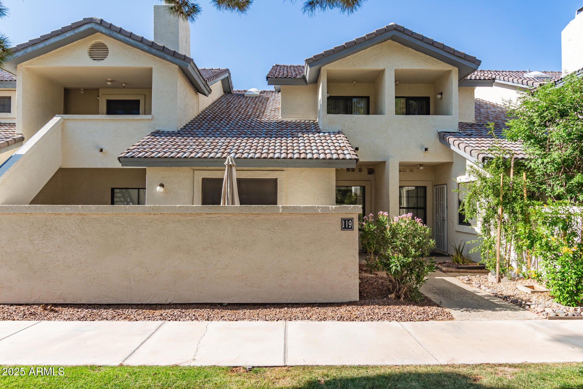 Photo of Listing #6885403