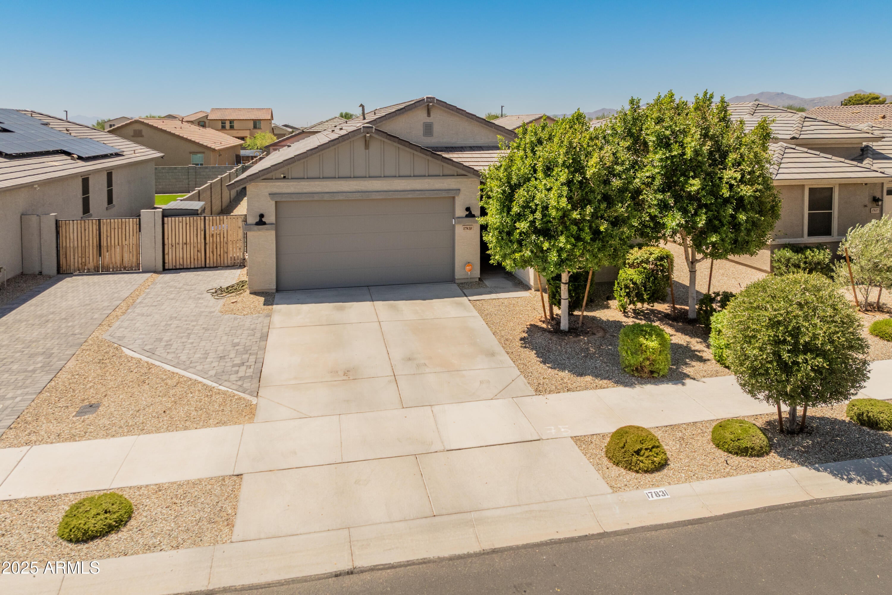 Photo of Listing #6886935