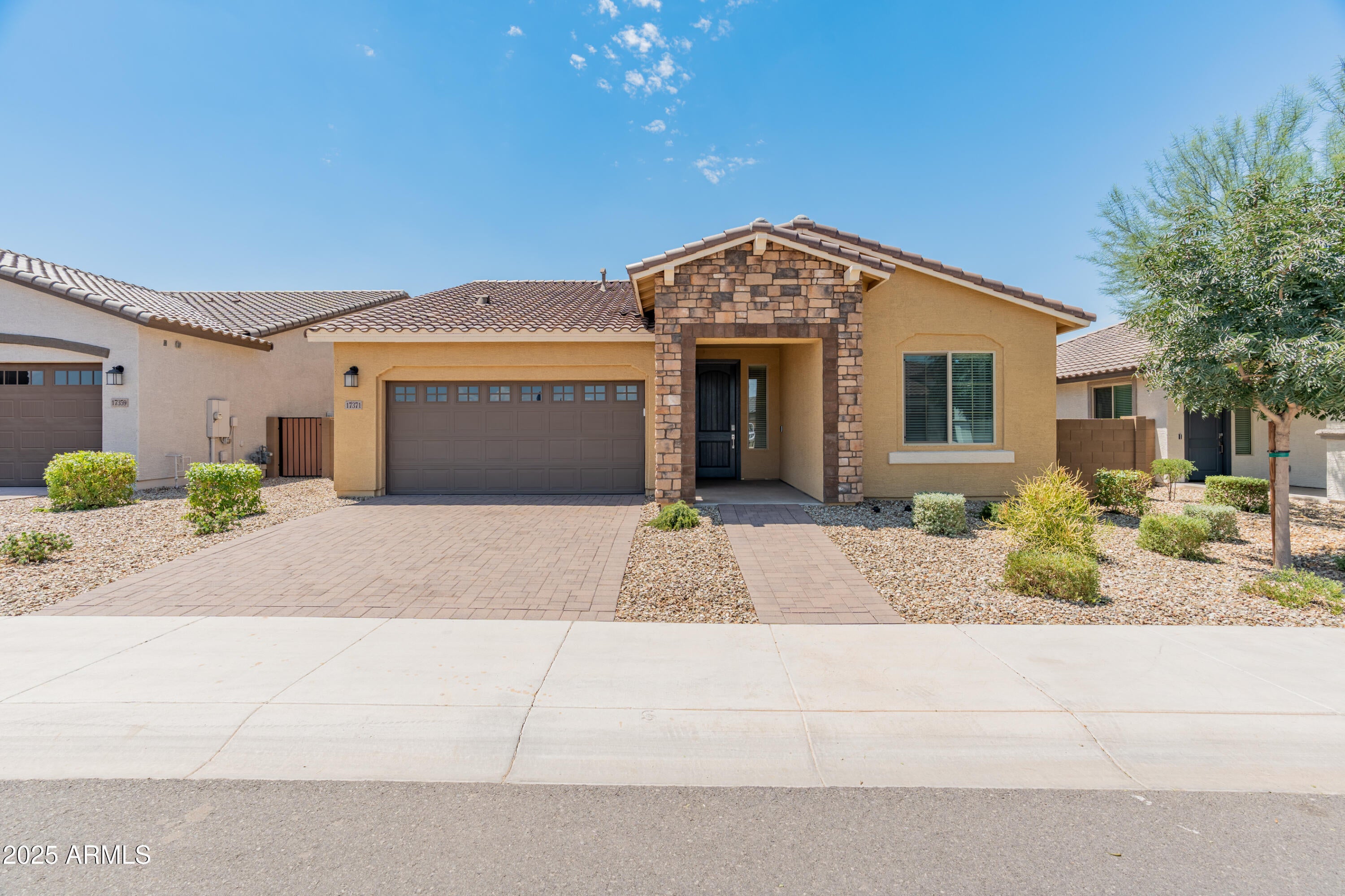 Photo of Listing #6888041
