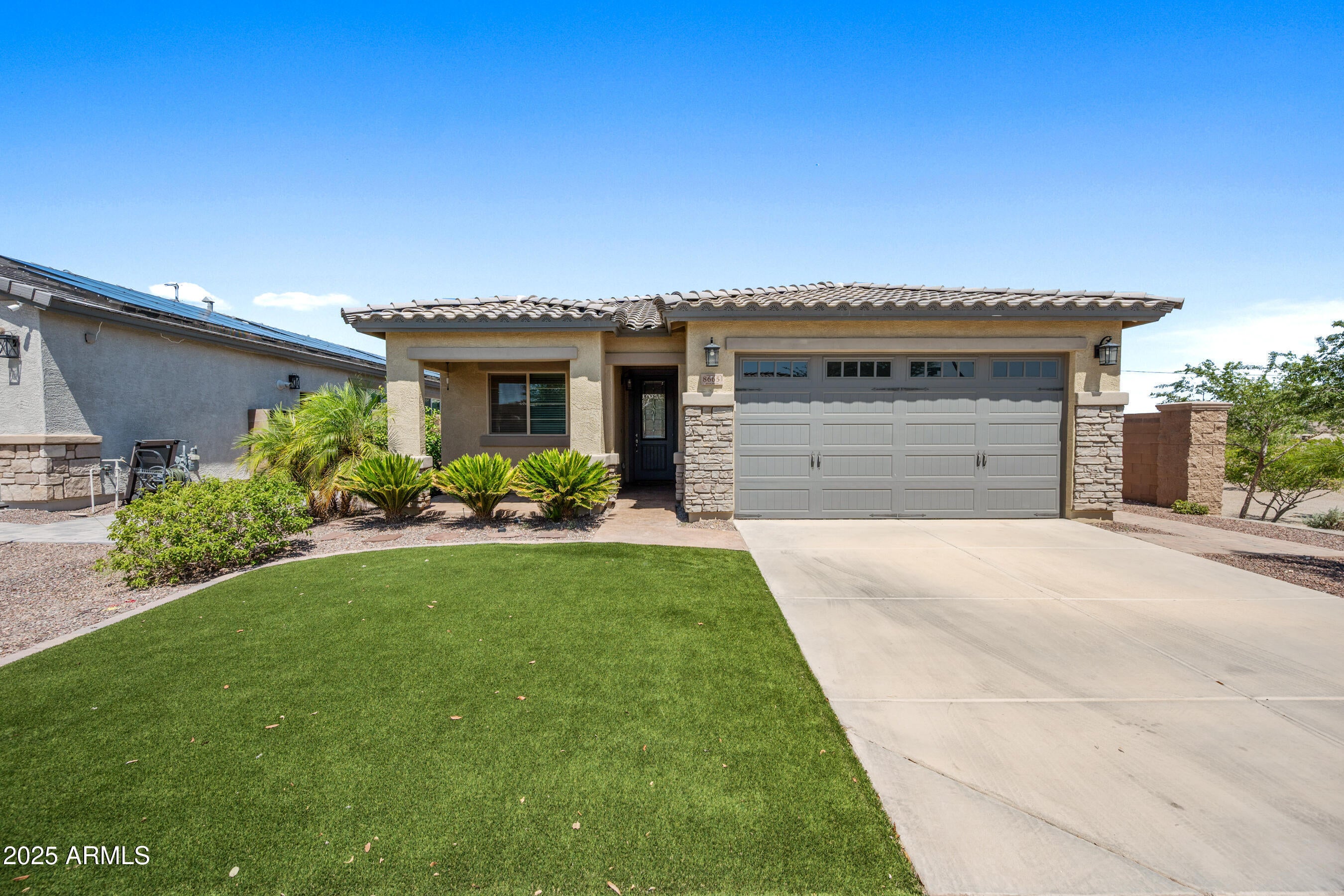 Photo of Listing #6890866