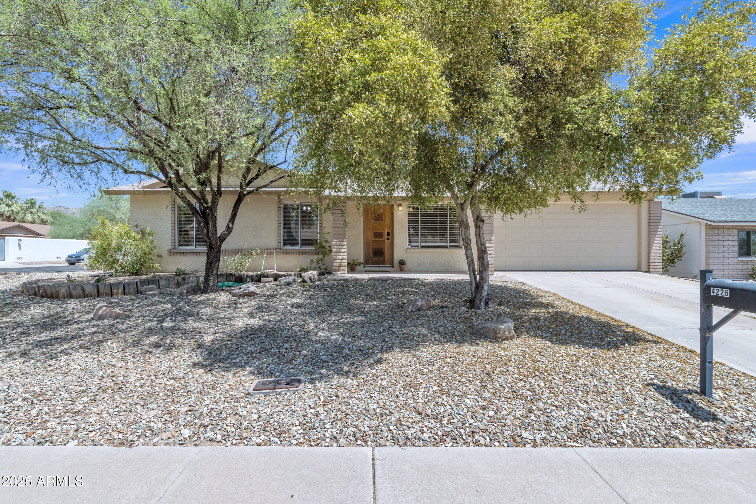 Photo of Listing #6891866