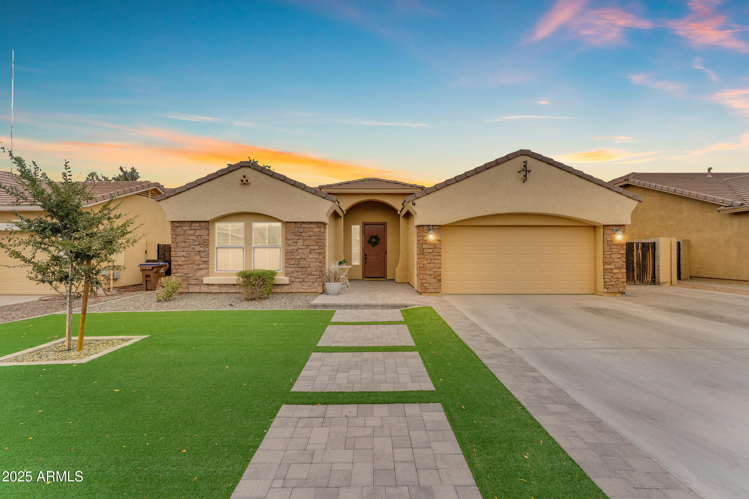 Photo of Listing #6890249