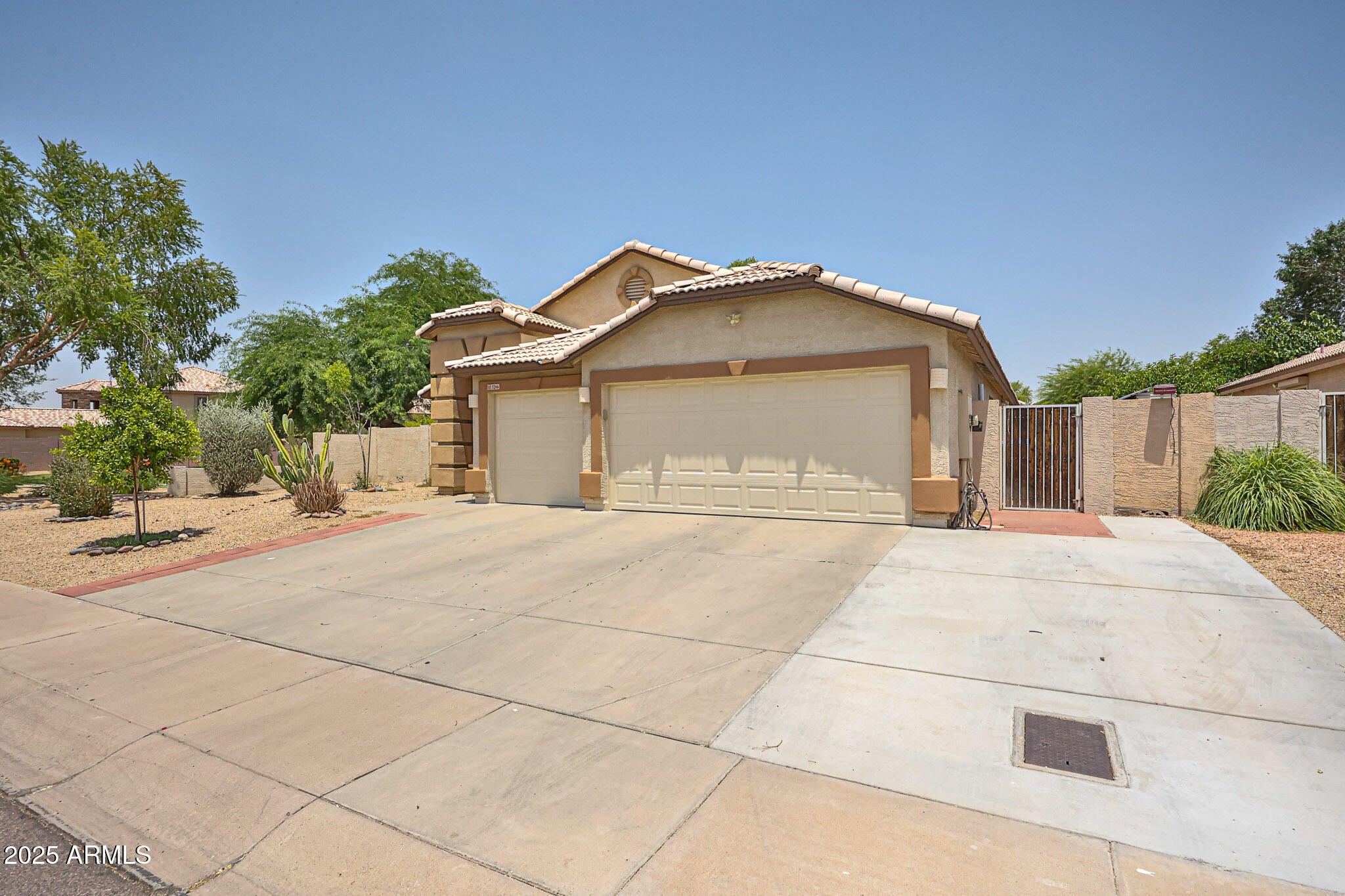 Photo of Listing #6890504