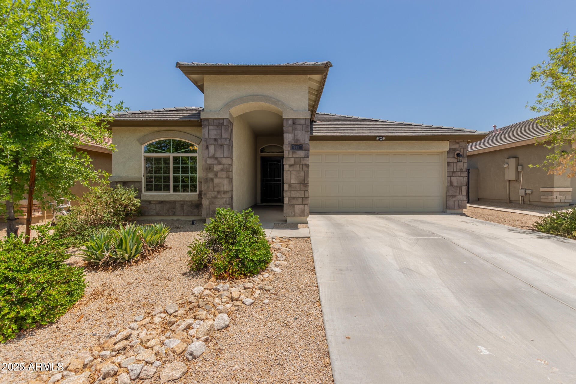Photo of Listing #6891026
