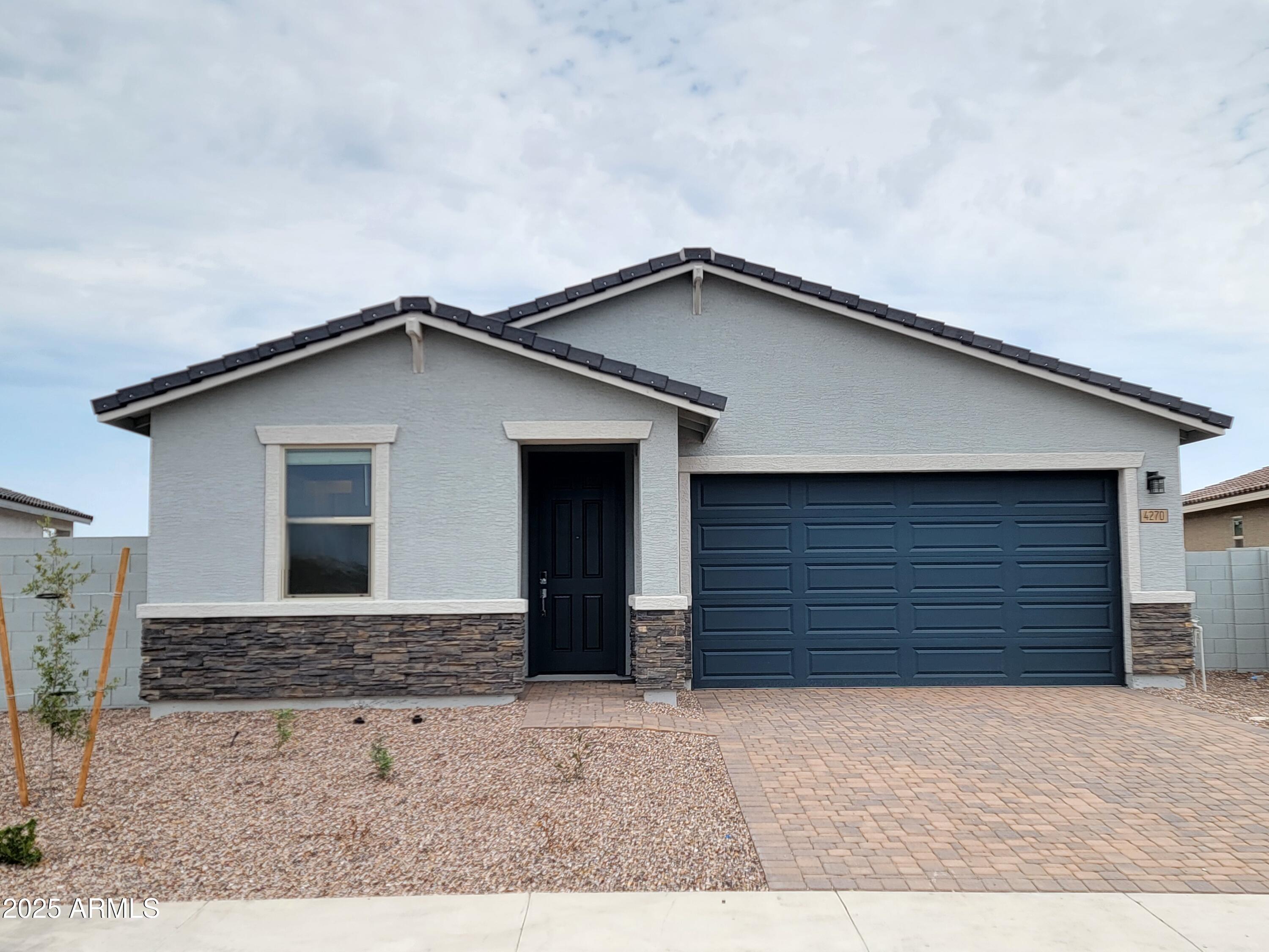 Photo of Listing #6892294