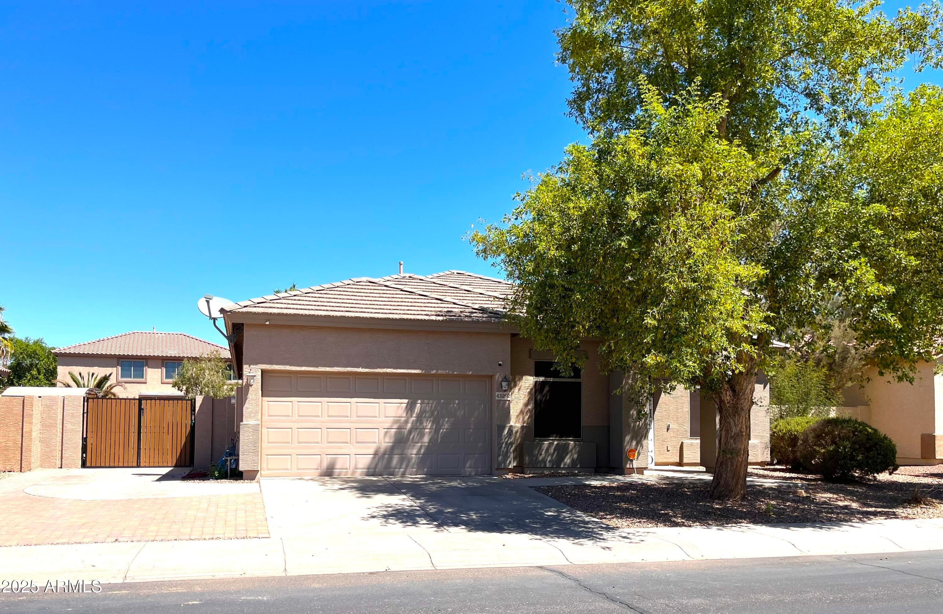 Photo of Listing #6896727