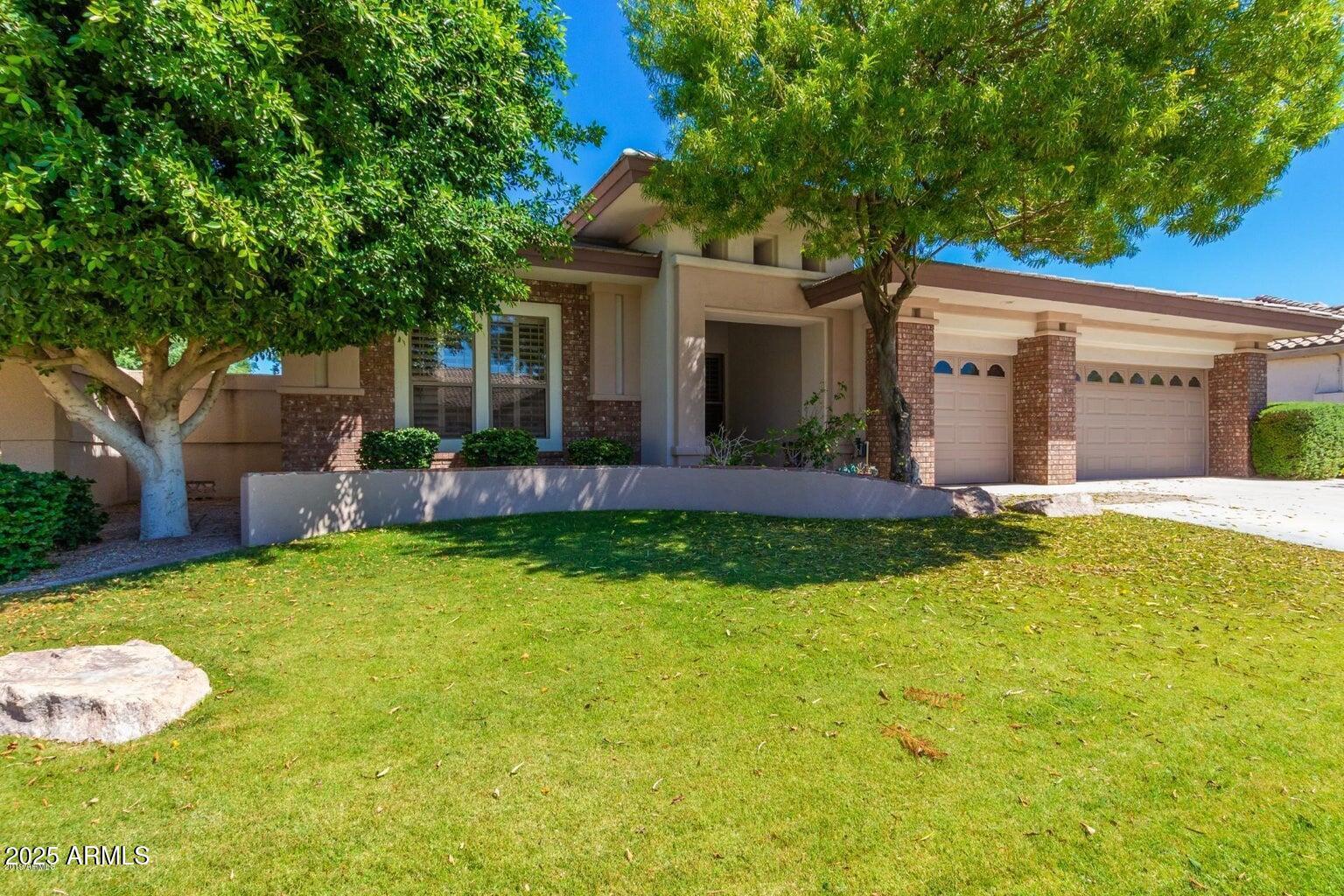 Photo of Listing #6880742