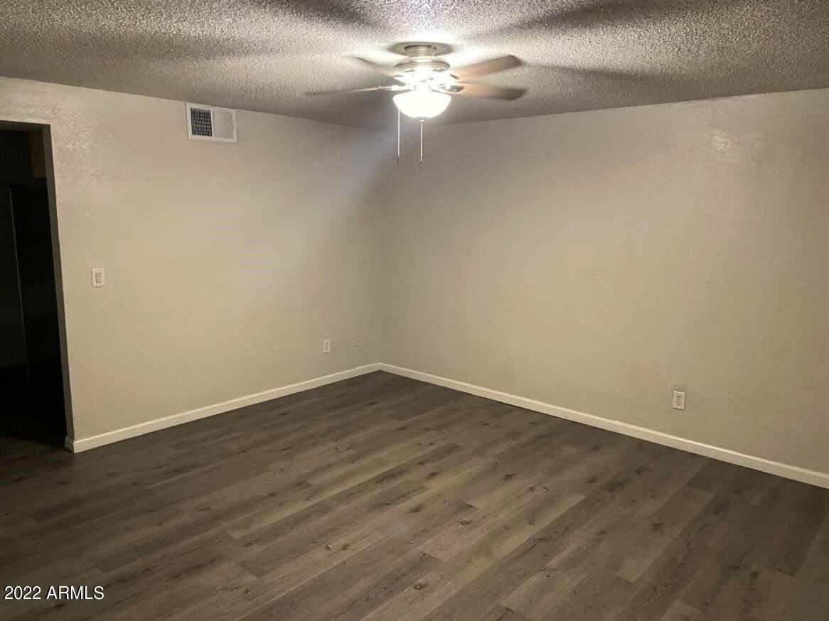 Photo of Listing #6878050