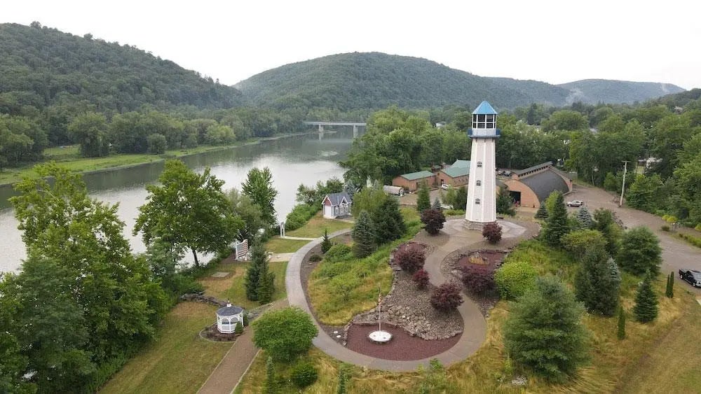 1, 2, 5 Lighthouse Island, Tionesta