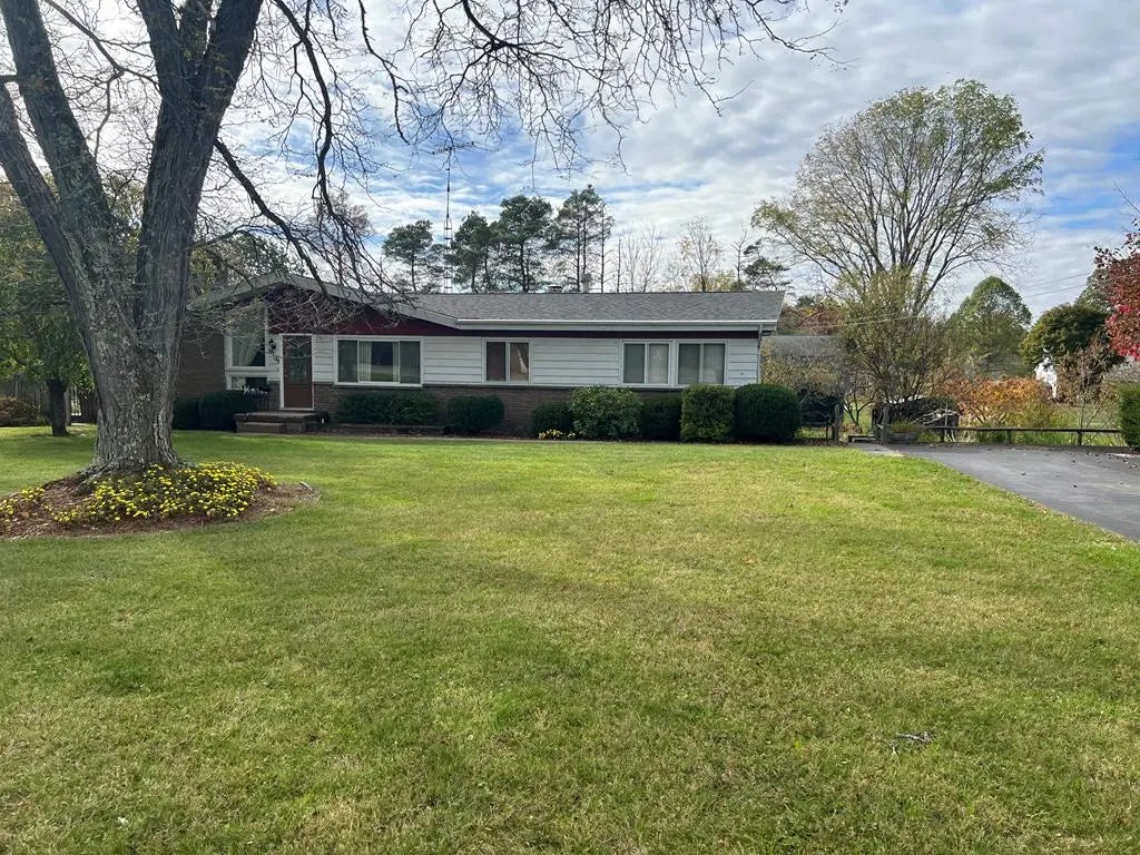 9709 Route 66, Clarion