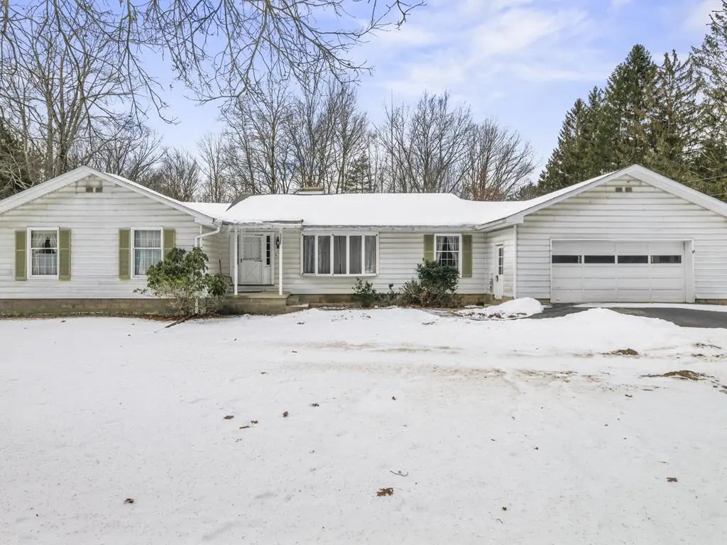 16499 S. Main Street Extension , Pleasantville