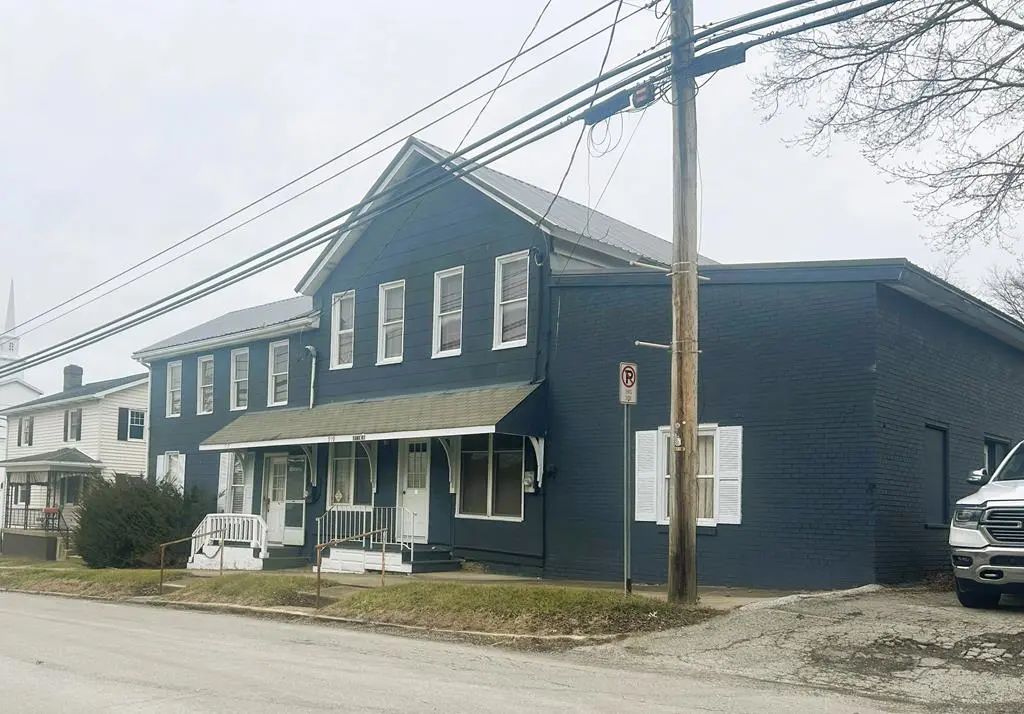 919 East Main Street, Rural Valley