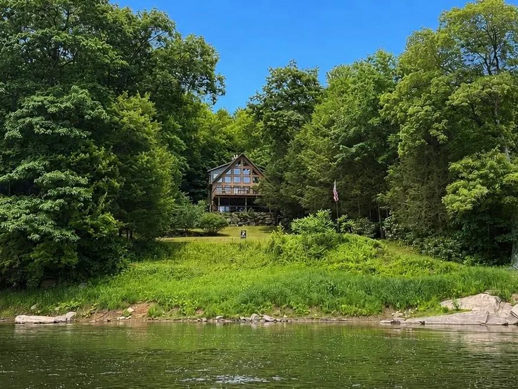 486 Peaceful Valley Road , Oil City