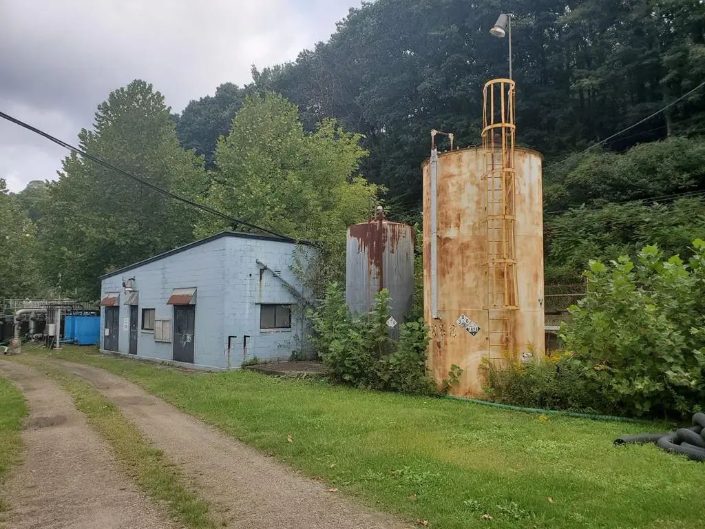 587 State Route 8, Oil City