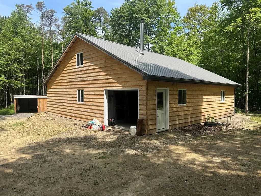 1843 Golf Course Road, Cranberry
