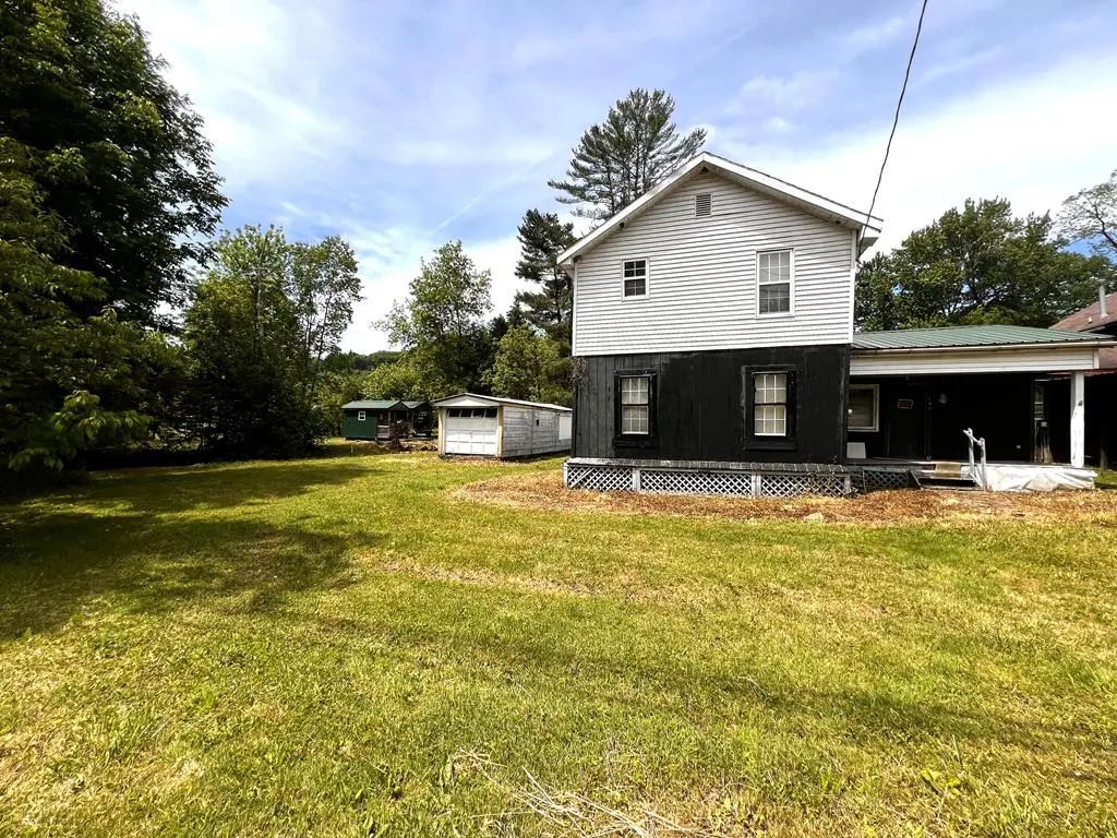 195 Old Route 62, East Hickory