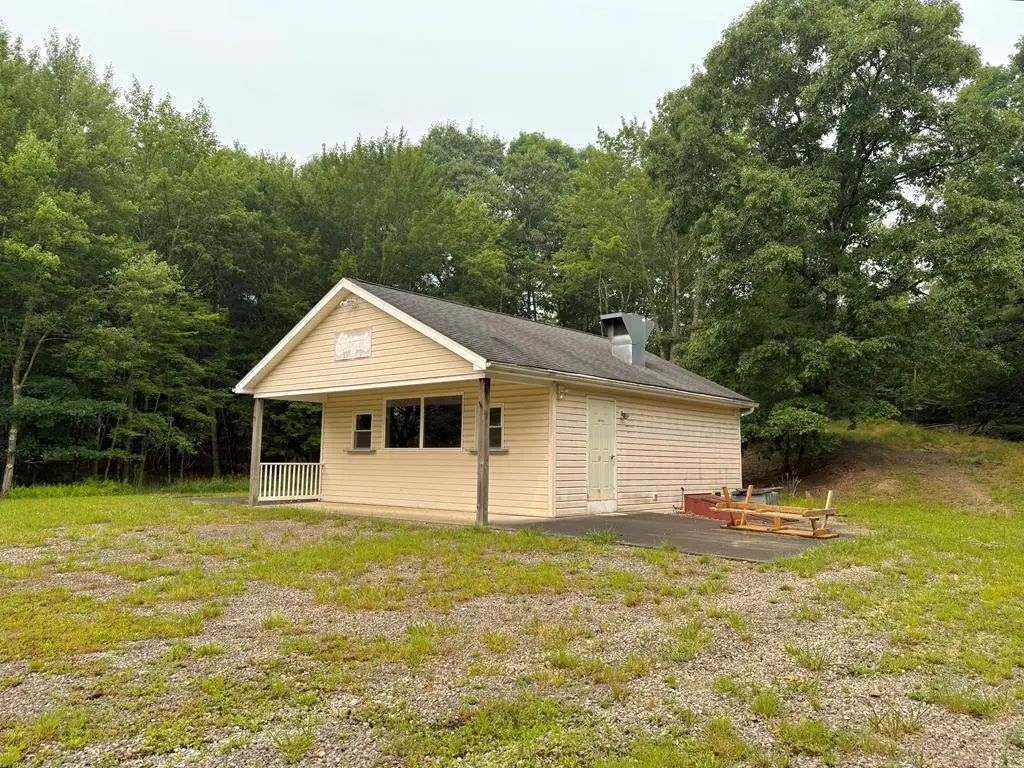 8601 Miola Road , Lucinda