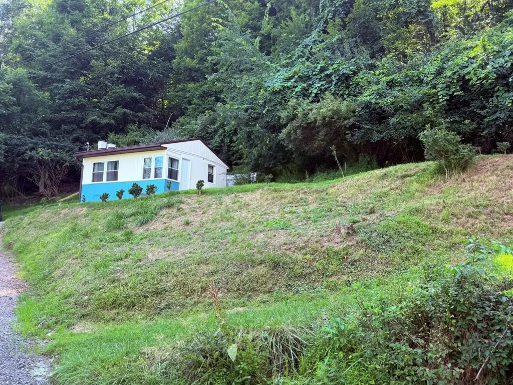 148 Rummel Road , Ford City