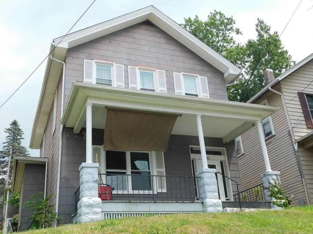 213 1/2 Hoffman Avenue , Oil City
