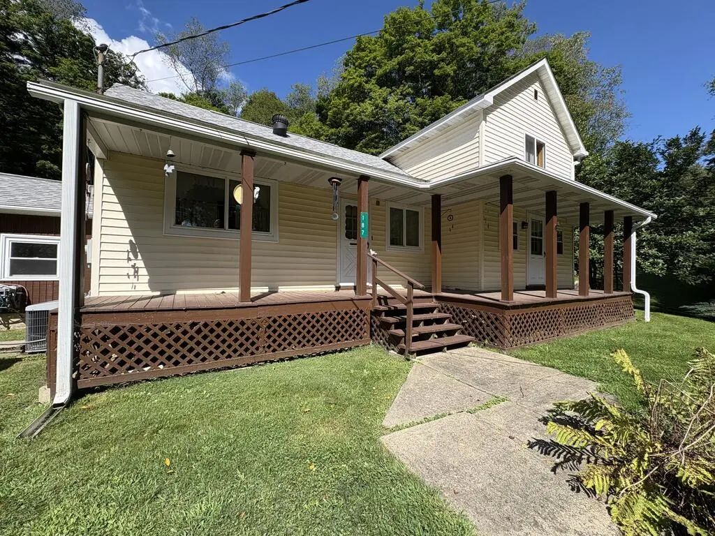 187 Kaneville, Oil City