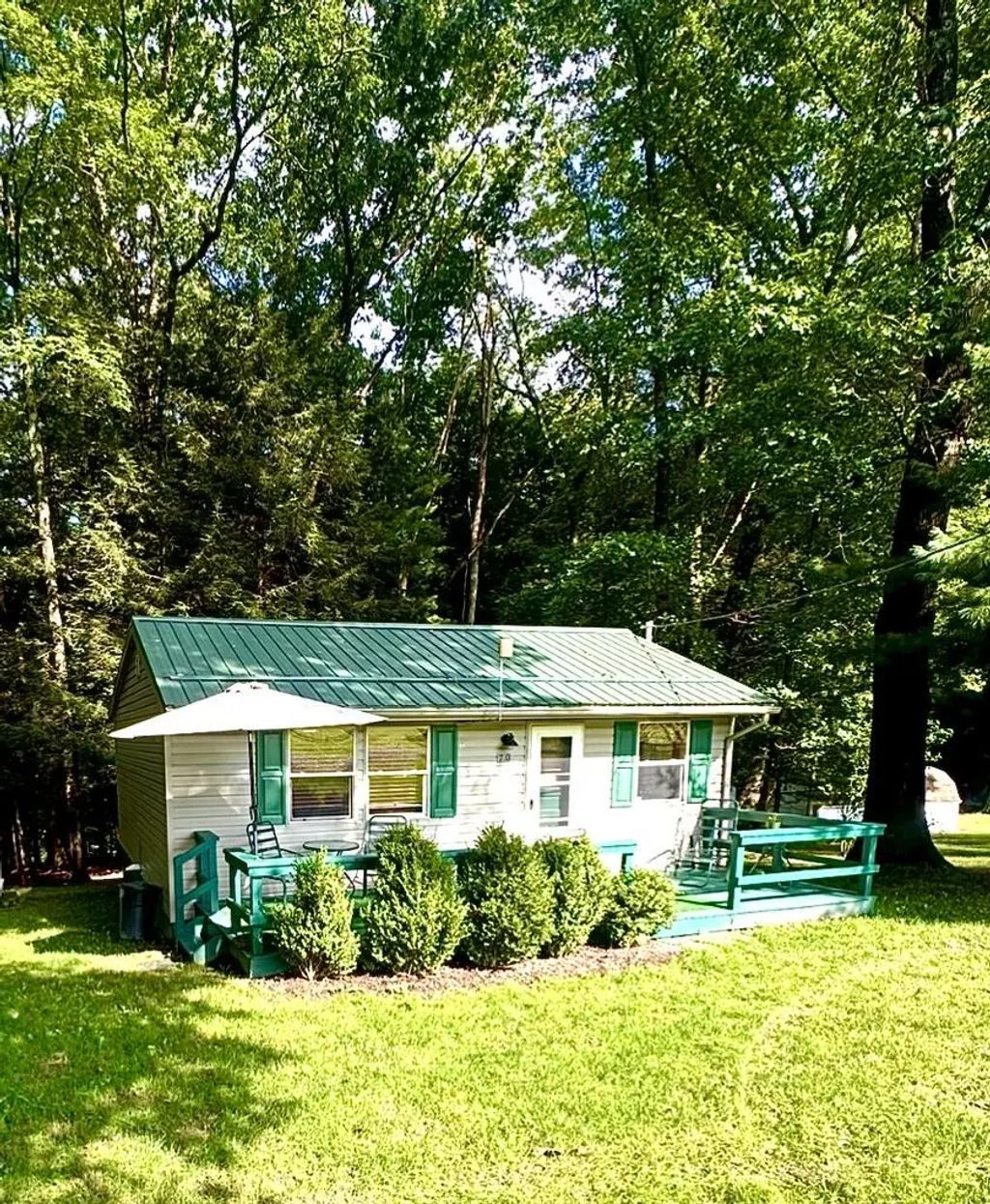 70 Pine Lane, Clarion