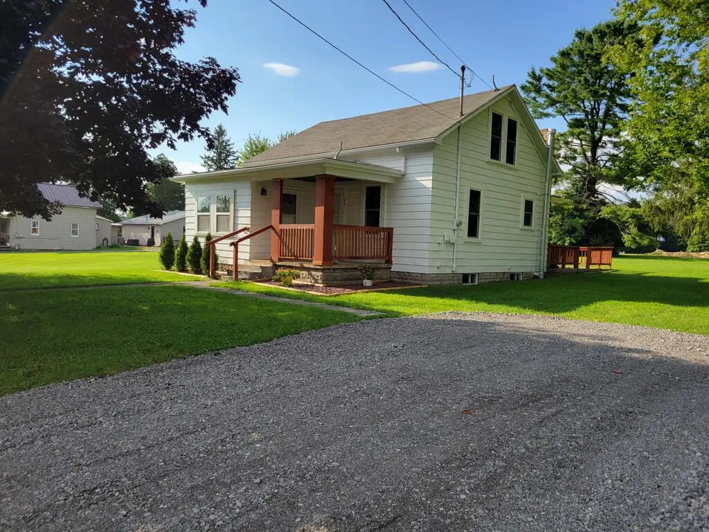 108 W. Birch Street, Marienville