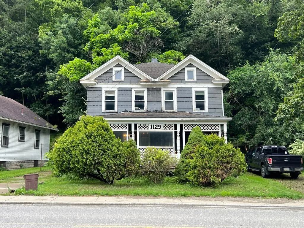 1129 2nd Street , Oil City