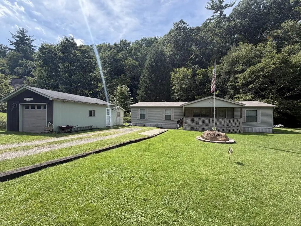 1447 Riverside Drive , Oil City