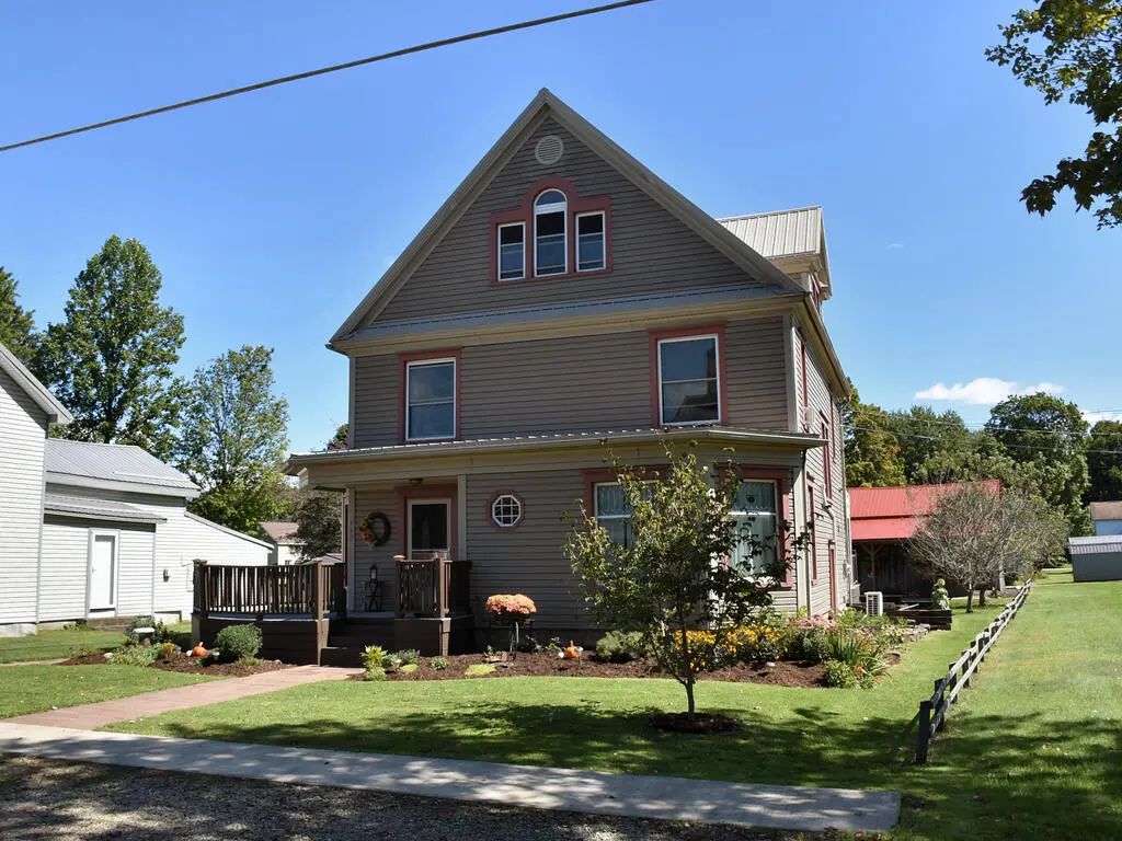 443 Euclid Avenue, Saegertown