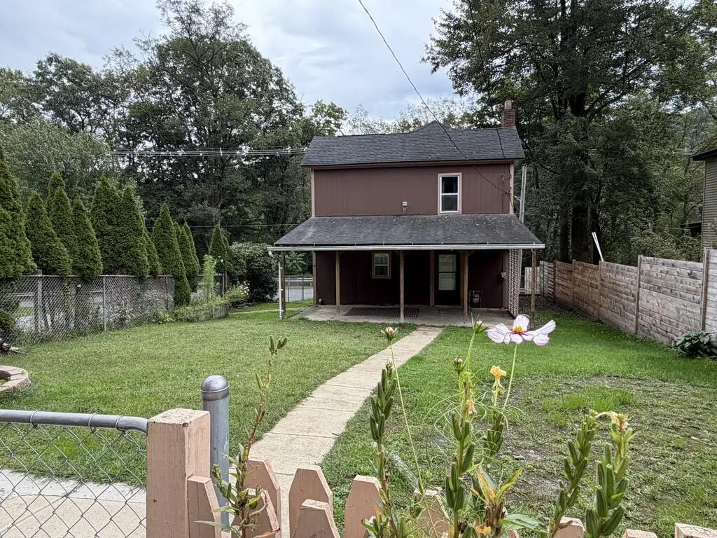 224 Congress Drive, Oil City