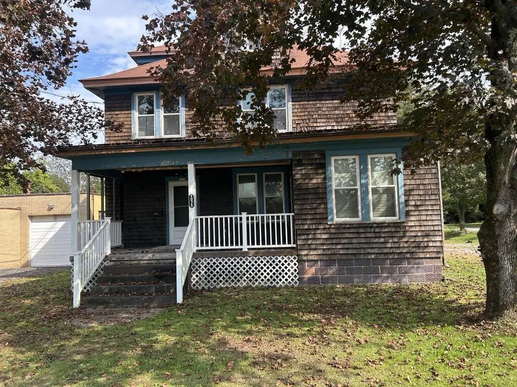 1075 Main Street, Clarion